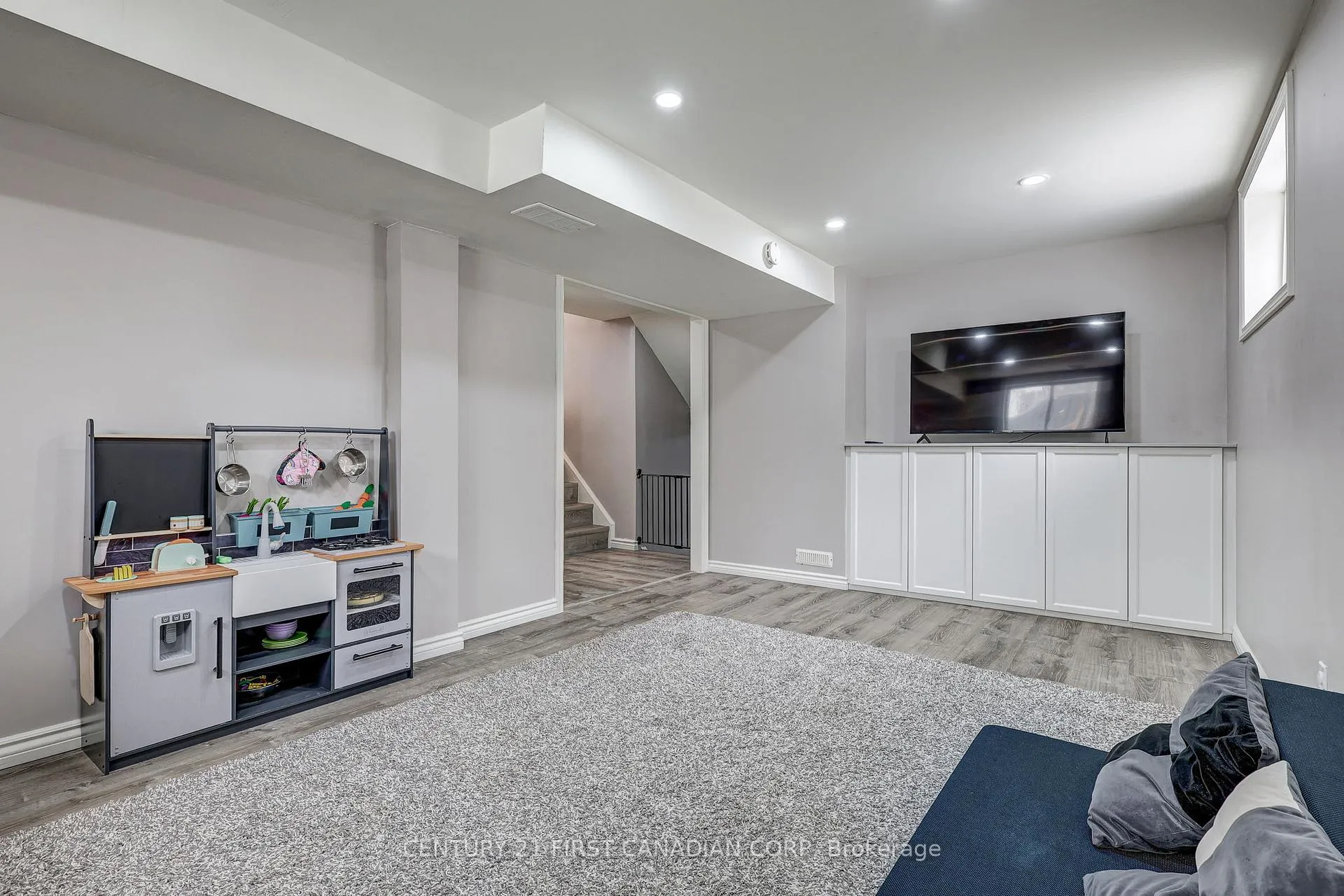 Photo 39 of 86 Patience Crescent, London, South X — HOMEH