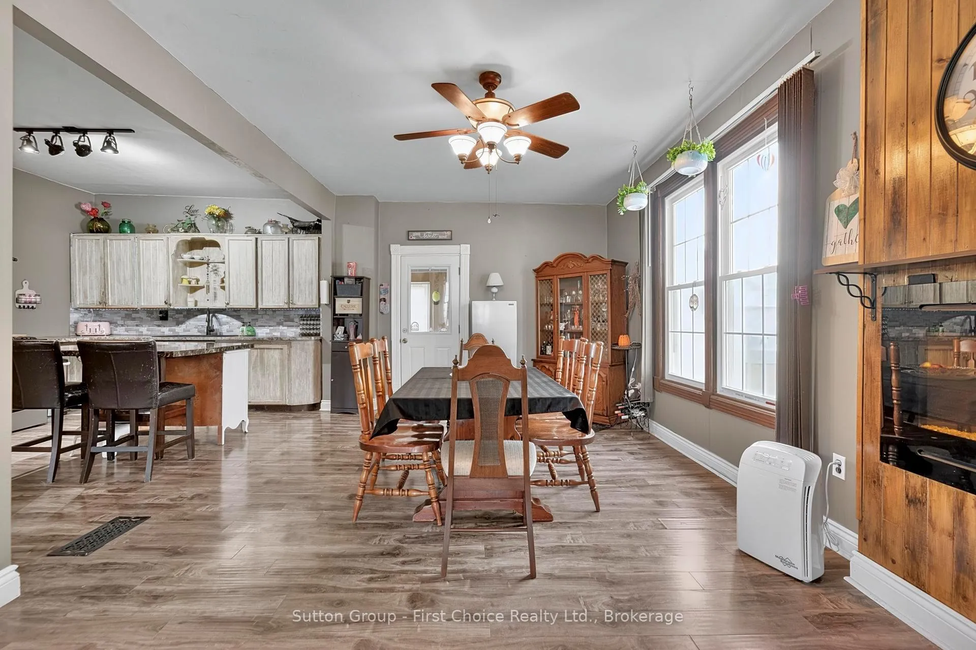 Photo 25 of 186 Alma Street, Central Huron, Clinton — HOMEH