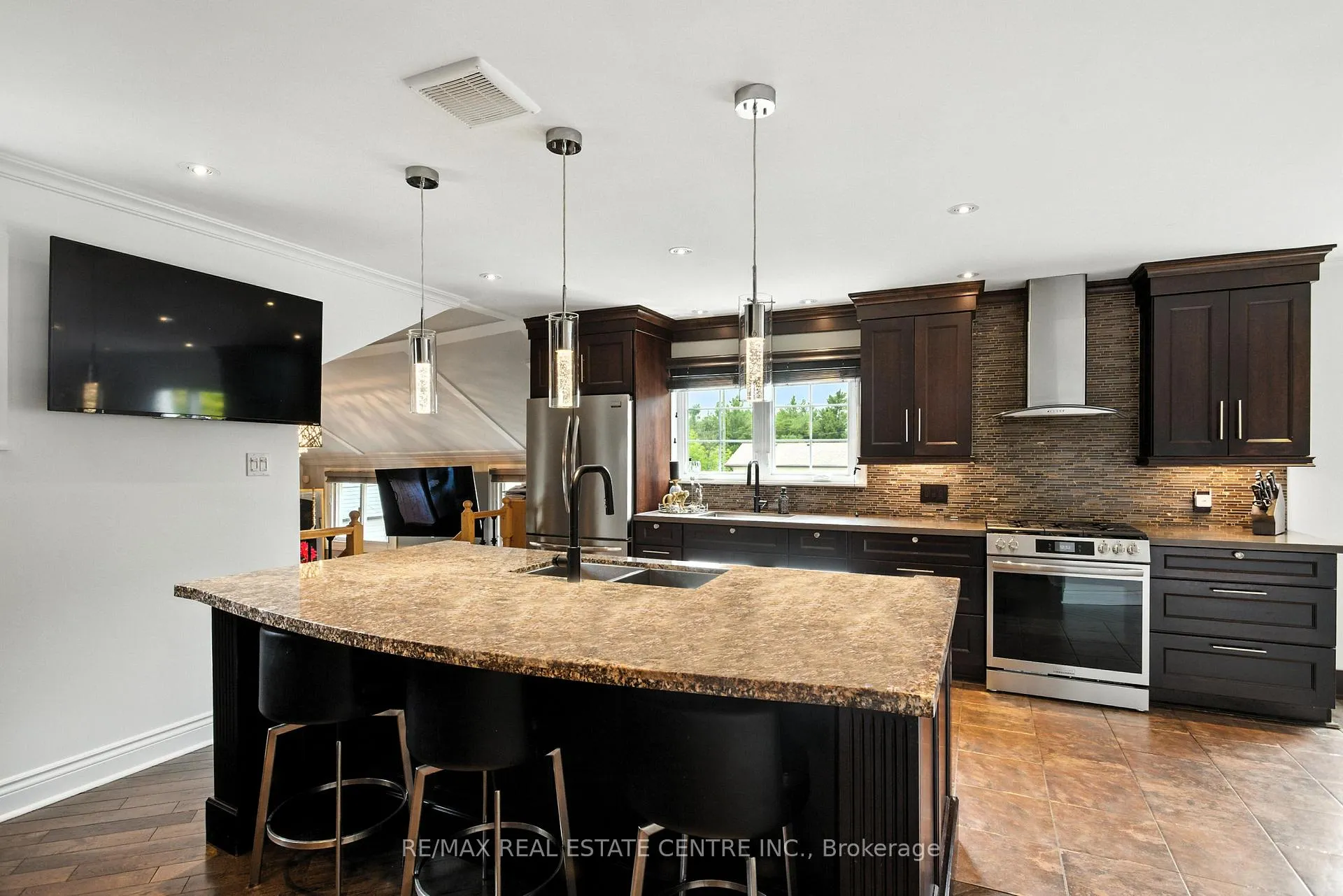 Photo 8 of 9707 Regional 25 Road, Halton Hills, Acton — HOMEH