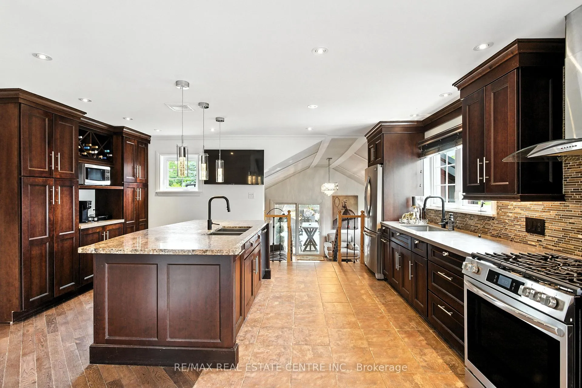 Photo 9 of 9707 Regional 25 Road, Halton Hills, Acton — HOMEH