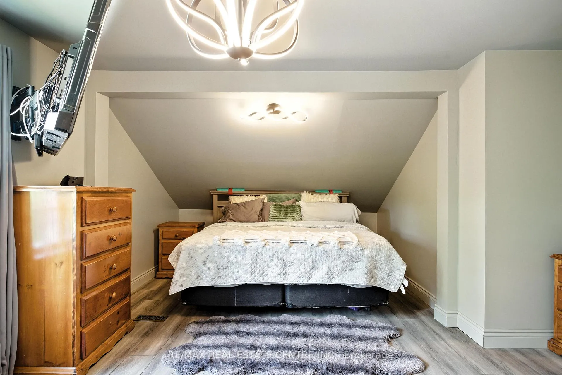 Photo 33 of 9707 Regional 25 Road, Halton Hills, Acton — HOMEH