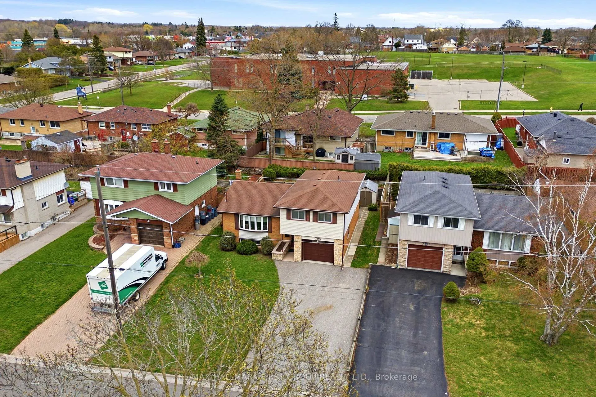 Photo 4 of 75 Thorncliffe Street, Oshawa, Donevan — HOMEH