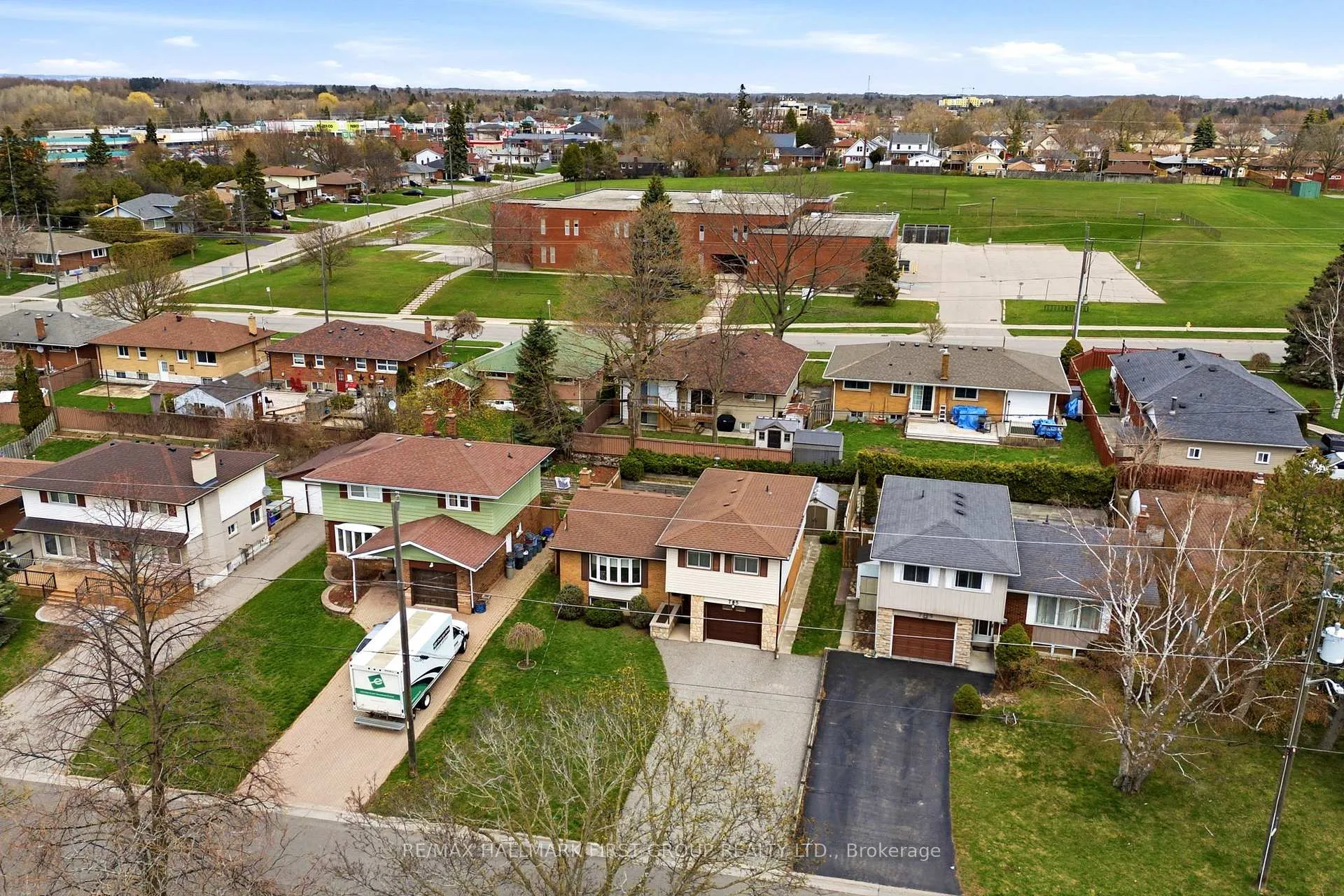 Photo 5 of 75 Thorncliffe Street, Oshawa, Donevan — HOMEH