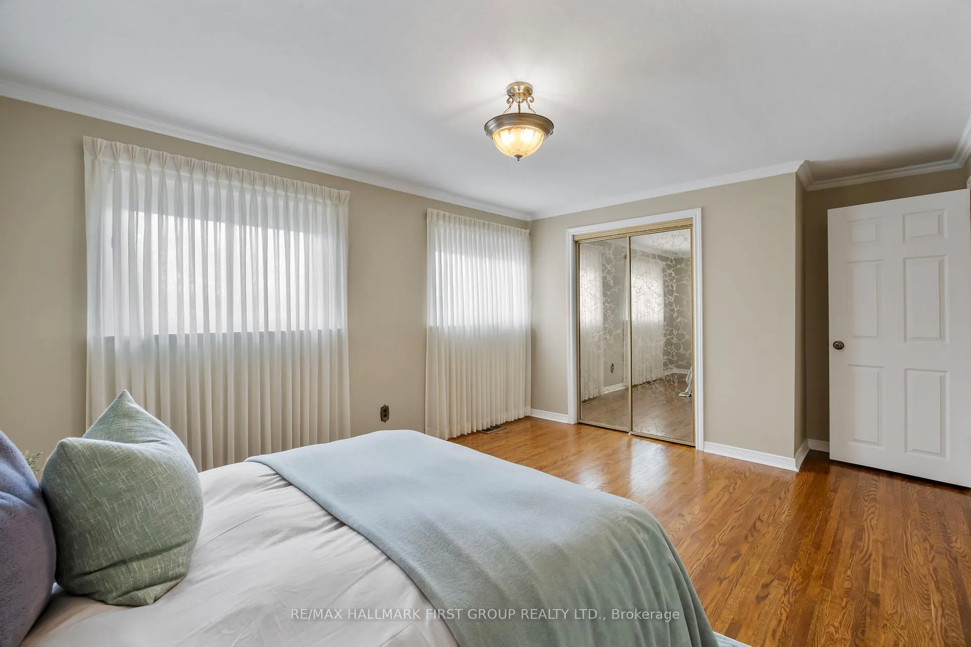 Photo 31 of 75 Thorncliffe Street, Oshawa, Donevan — HOMEH