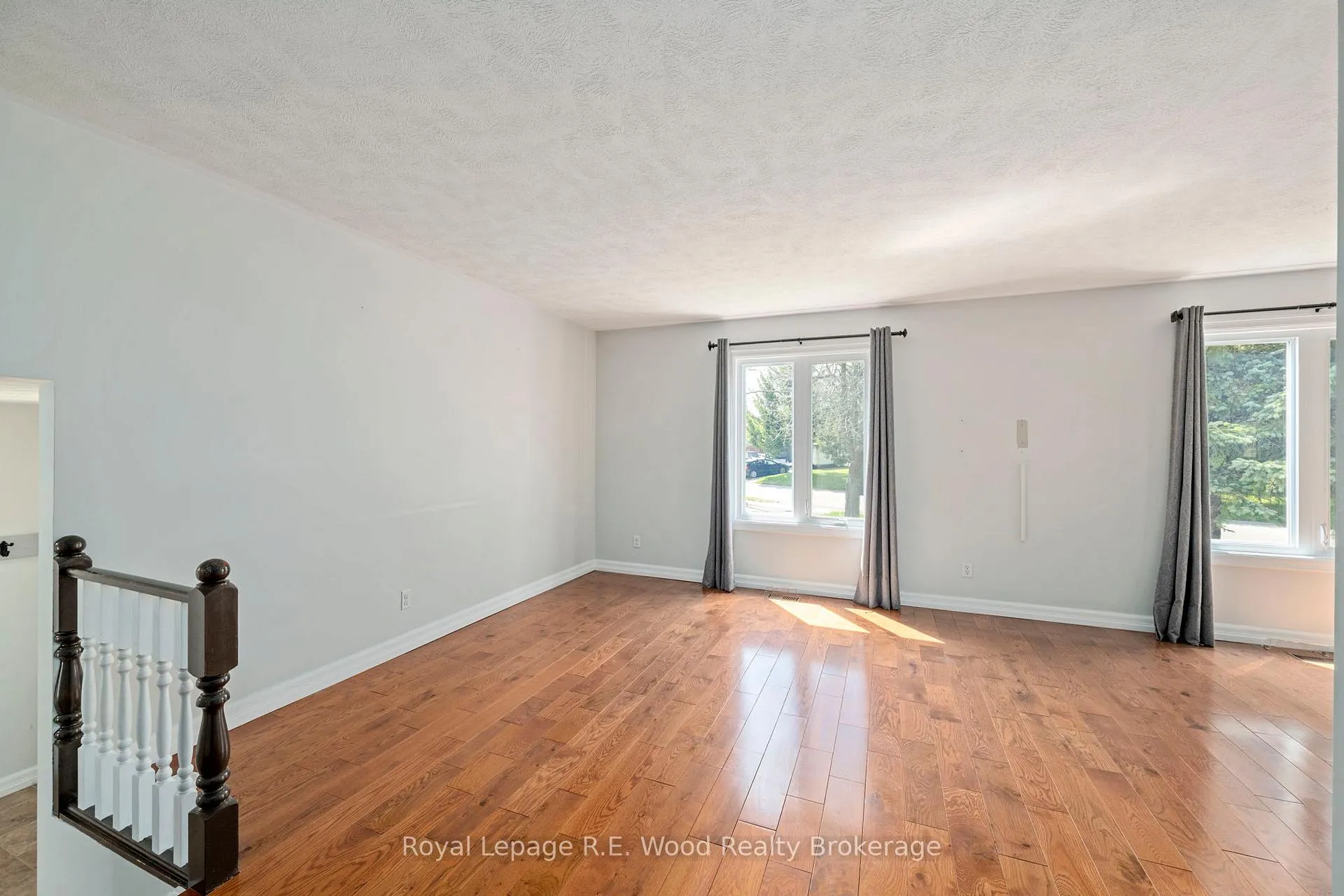 Photo 9 of 5 Kamps Crescent, Tillsonburg — HOMEH