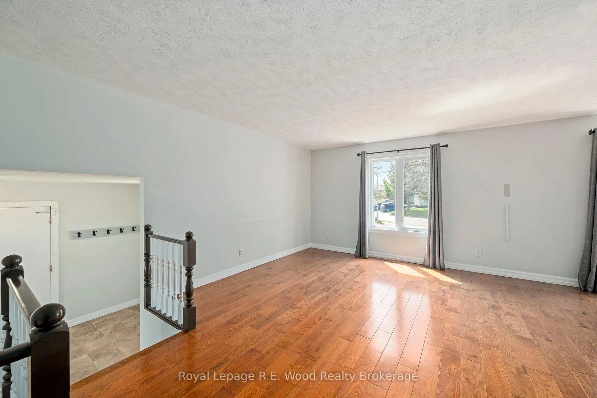 Photo 14 of 5 Kamps Crescent, Tillsonburg — HOMEH