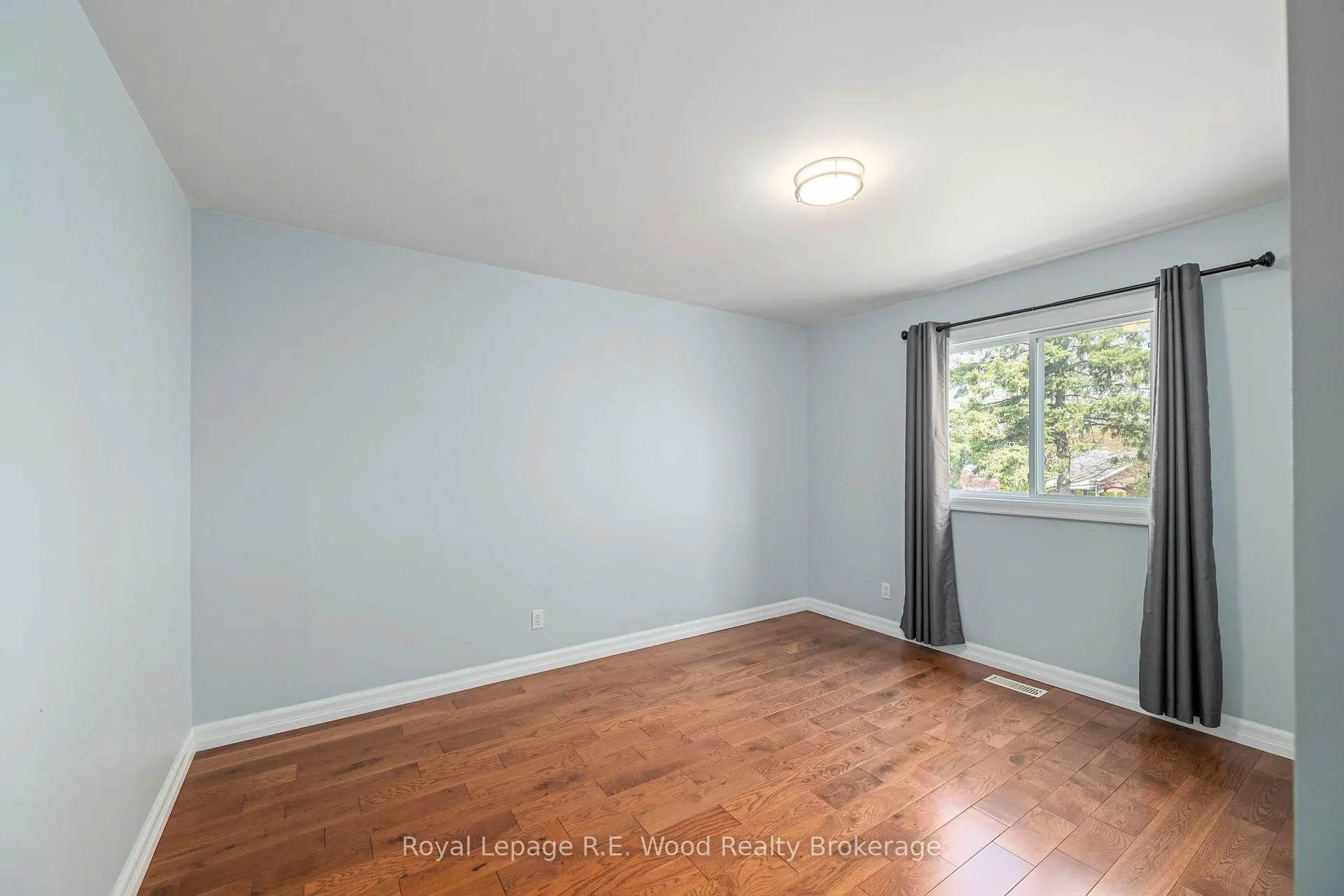 Photo 25 of 5 Kamps Crescent, Tillsonburg — HOMEH