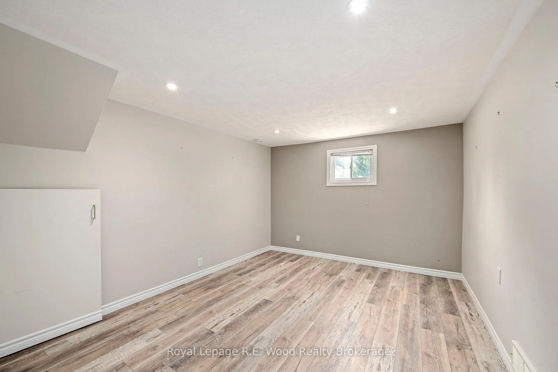 Photo 27 of 5 Kamps Crescent, Tillsonburg — HOMEH