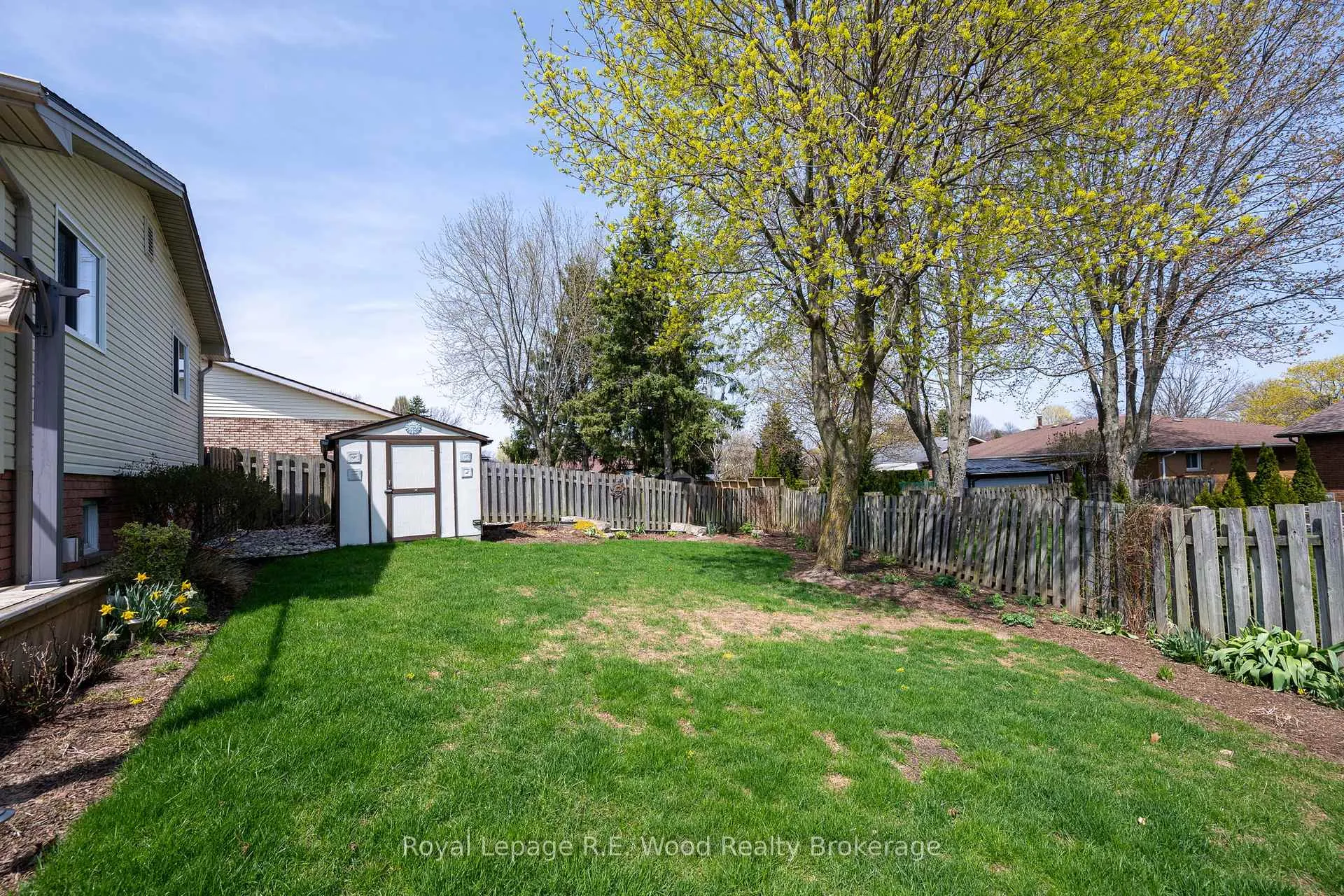 Photo 42 of 5 Kamps Crescent, Tillsonburg — HOMEH