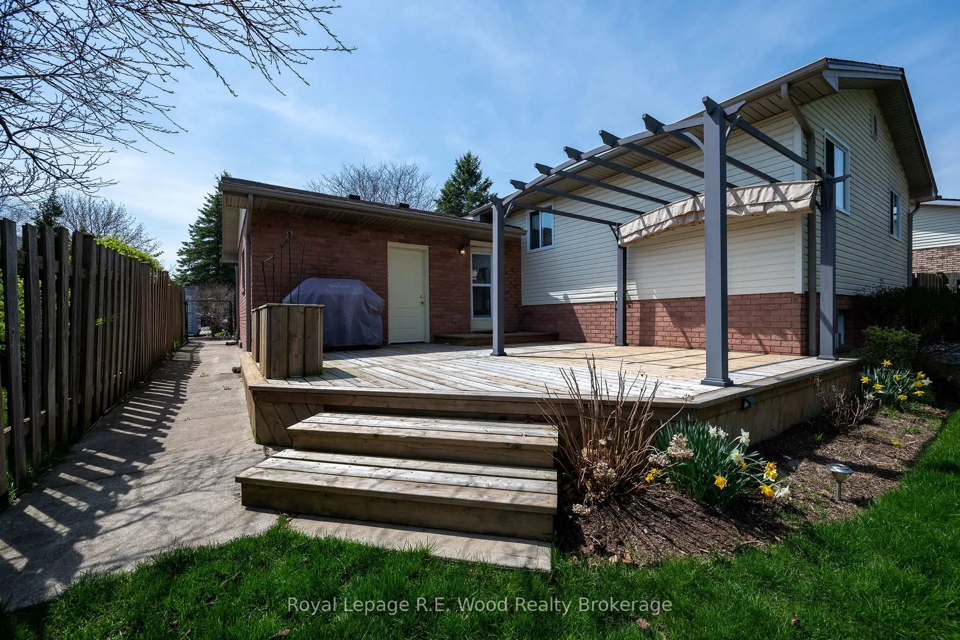 Photo 43 of 5 Kamps Crescent, Tillsonburg — HOMEH