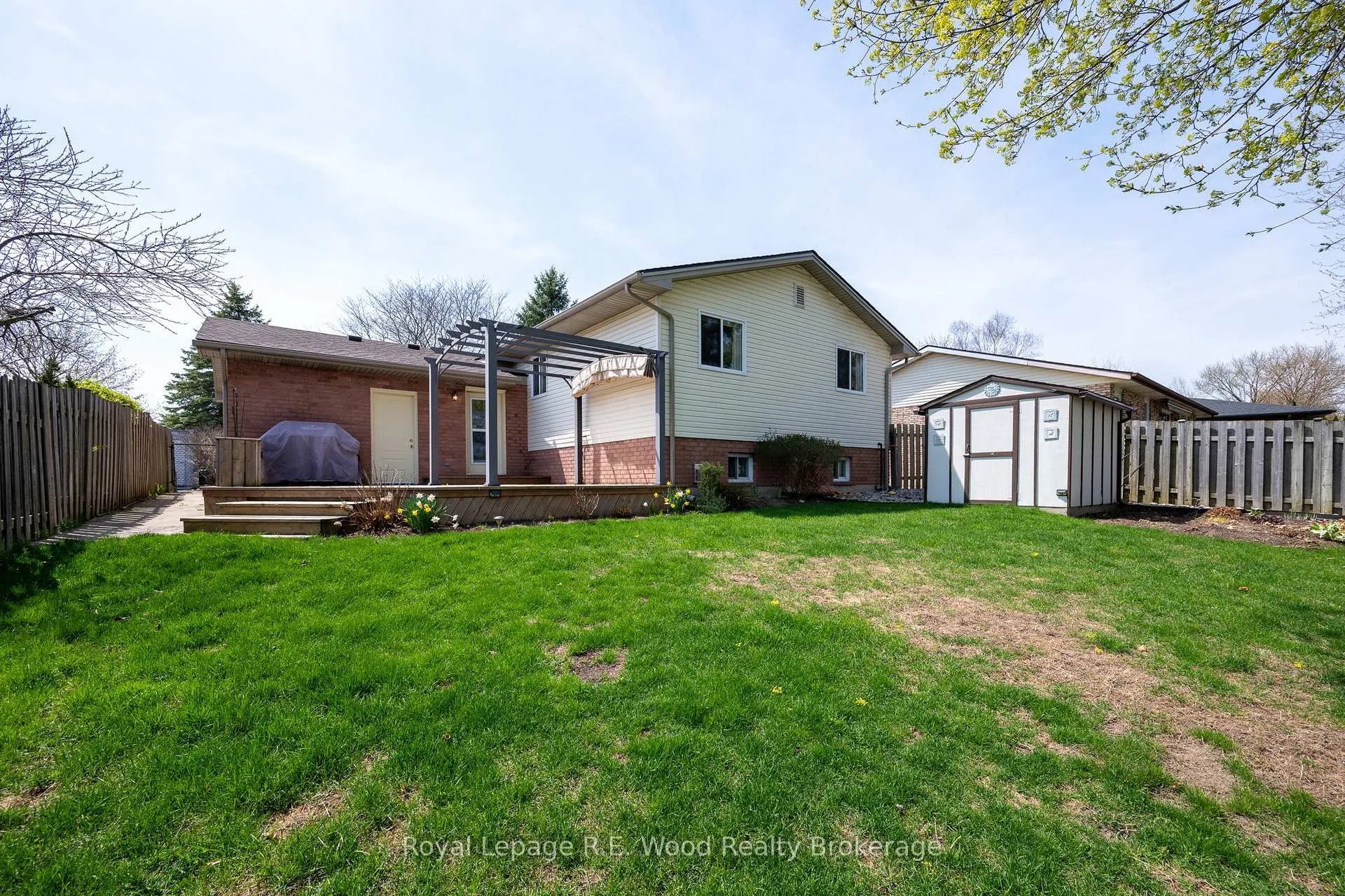 Photo 44 of 5 Kamps Crescent, Tillsonburg — HOMEH