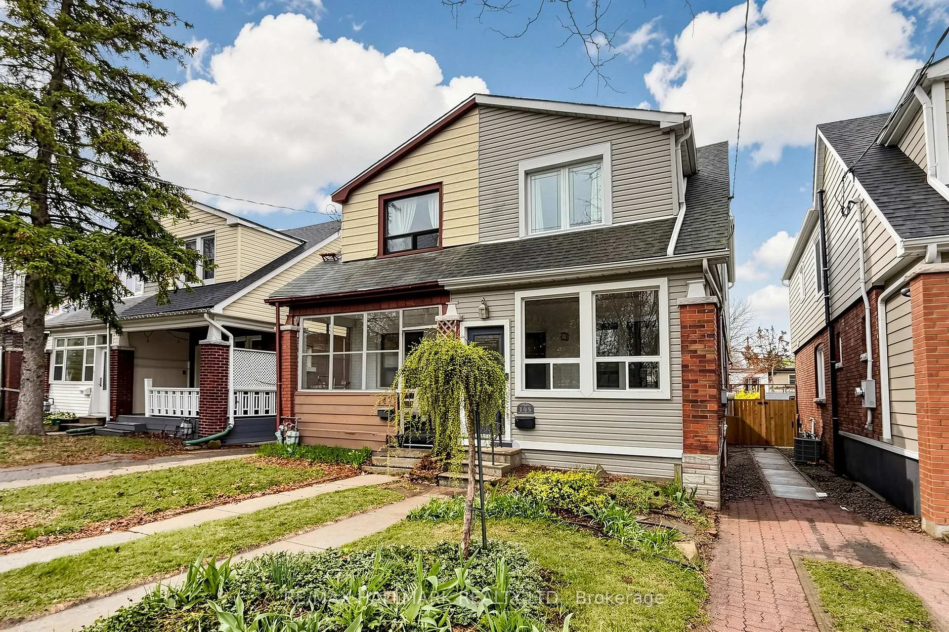 Photo 2 of 145 Wildwood Crescent, Toronto, Woodbine Corridor — HOMEH