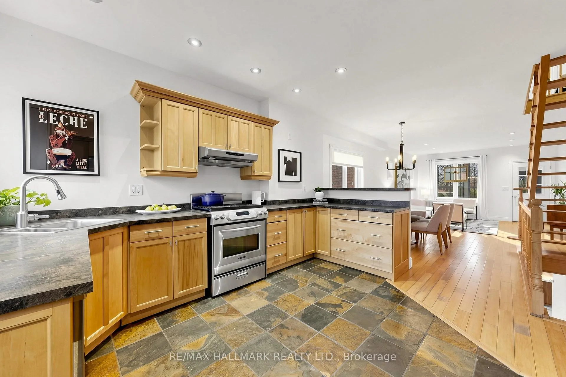 Photo 9 of 145 Wildwood Crescent, Toronto, Woodbine Corridor — HOMEH