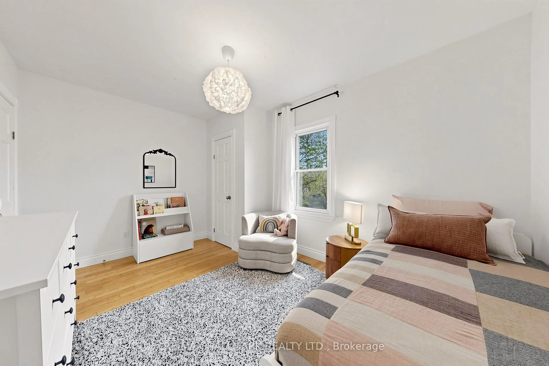 Photo 13 of 145 Wildwood Crescent, Toronto, Woodbine Corridor — HOMEH