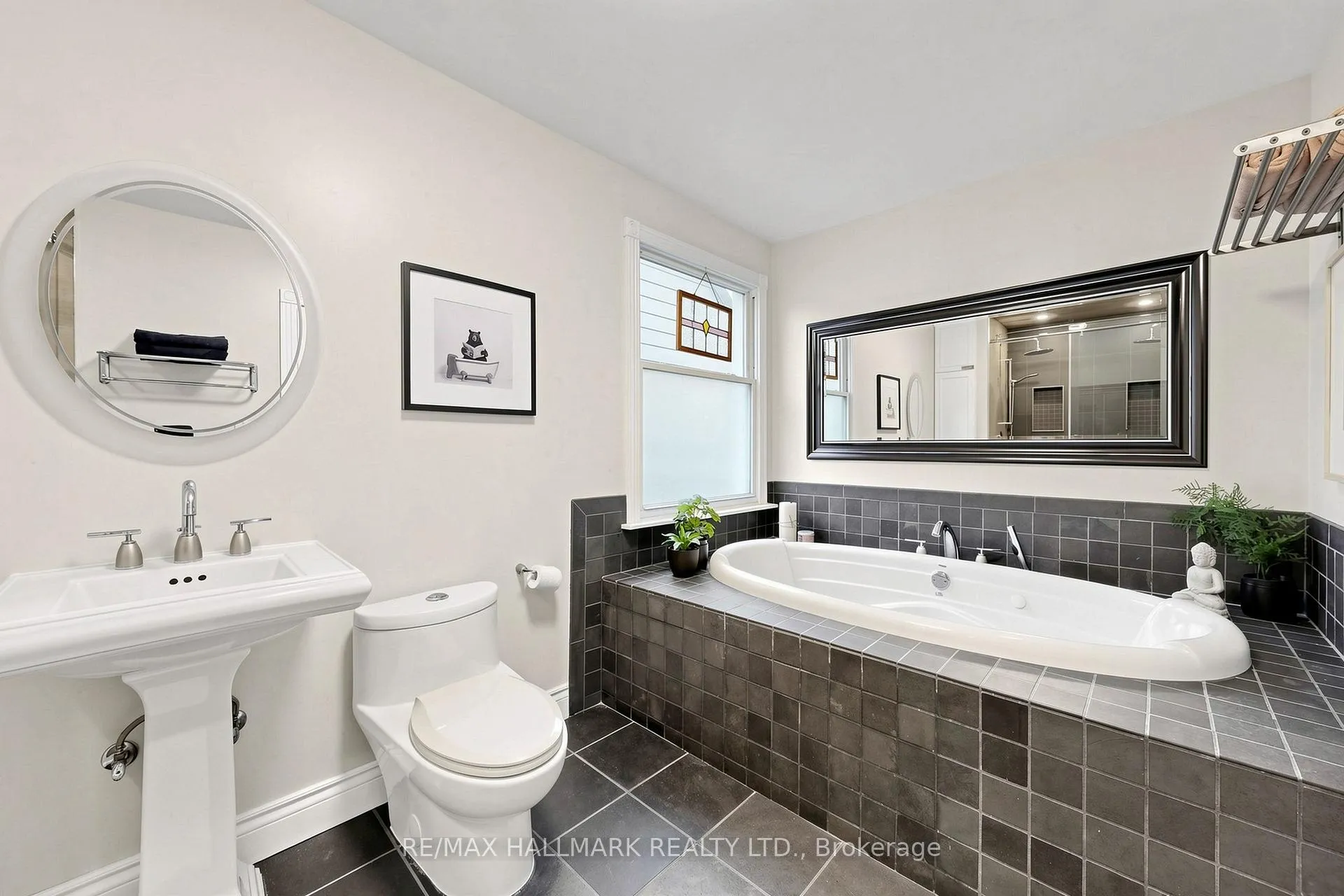 Photo 14 of 145 Wildwood Crescent, Toronto, Woodbine Corridor — HOMEH