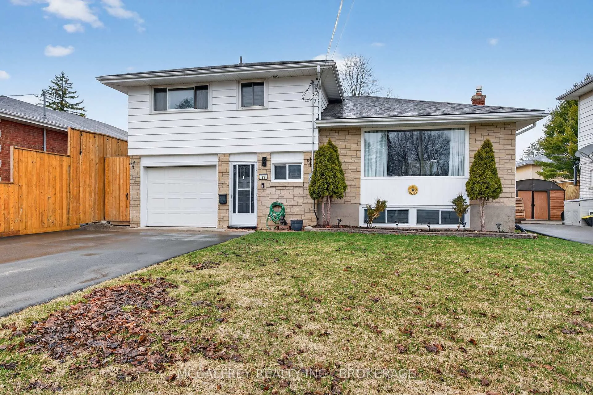 Front of 31 Meadowvale Avenue