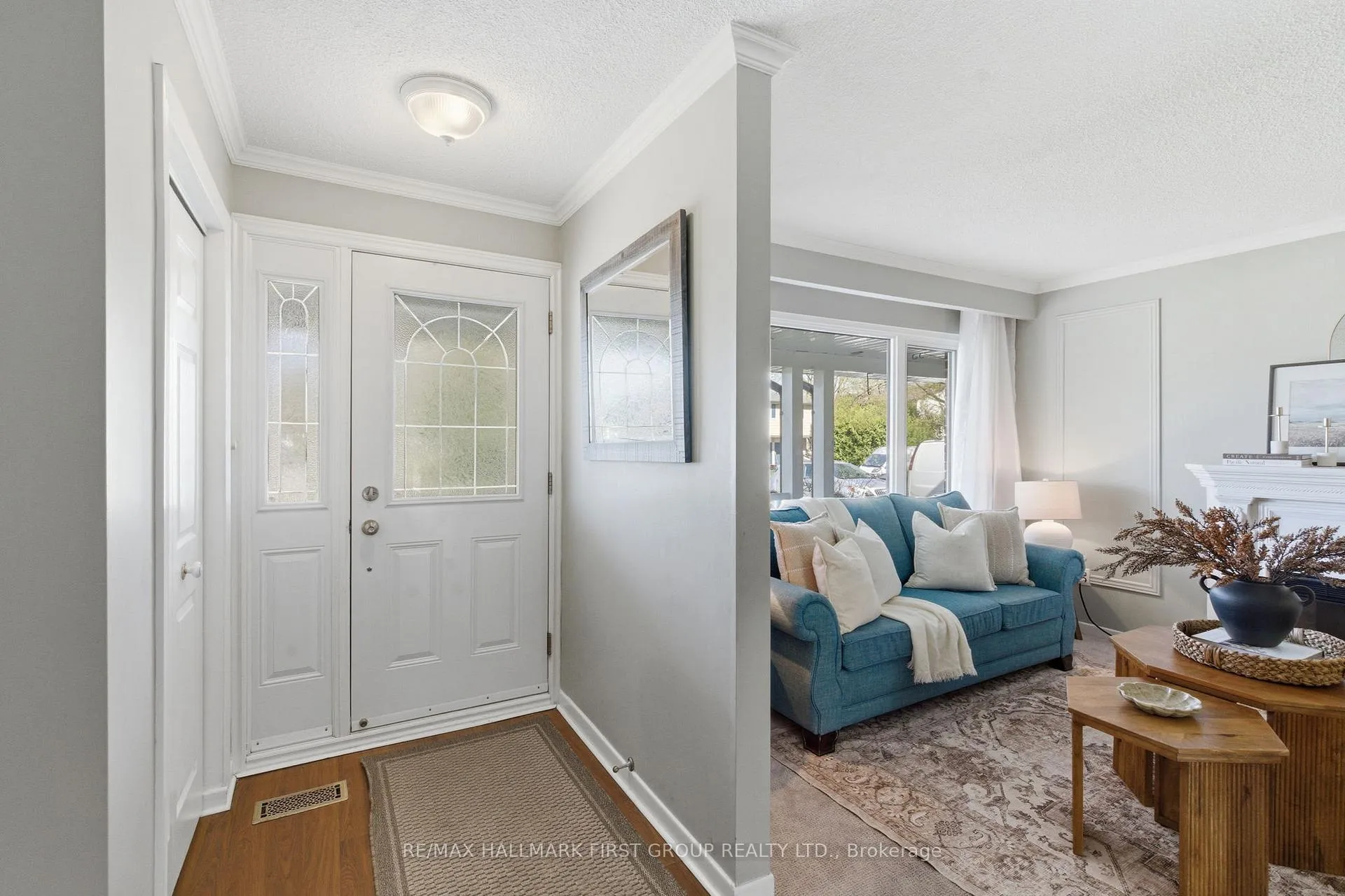 Photo 4 of 384 Camelot Court, Oshawa, Eastdale — HOMEH