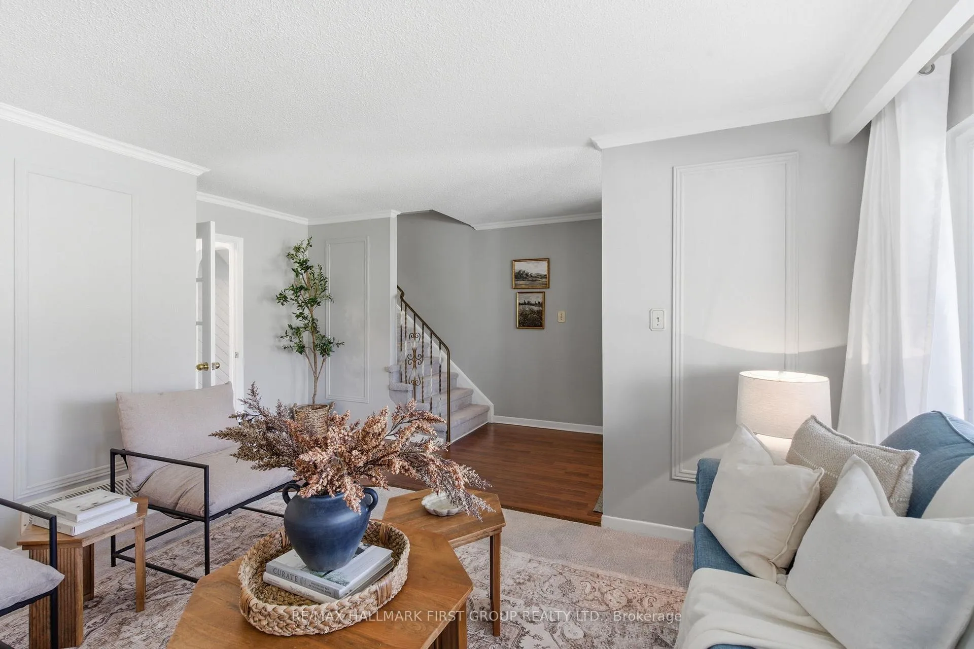 Photo 6 of 384 Camelot Court, Oshawa, Eastdale — HOMEH
