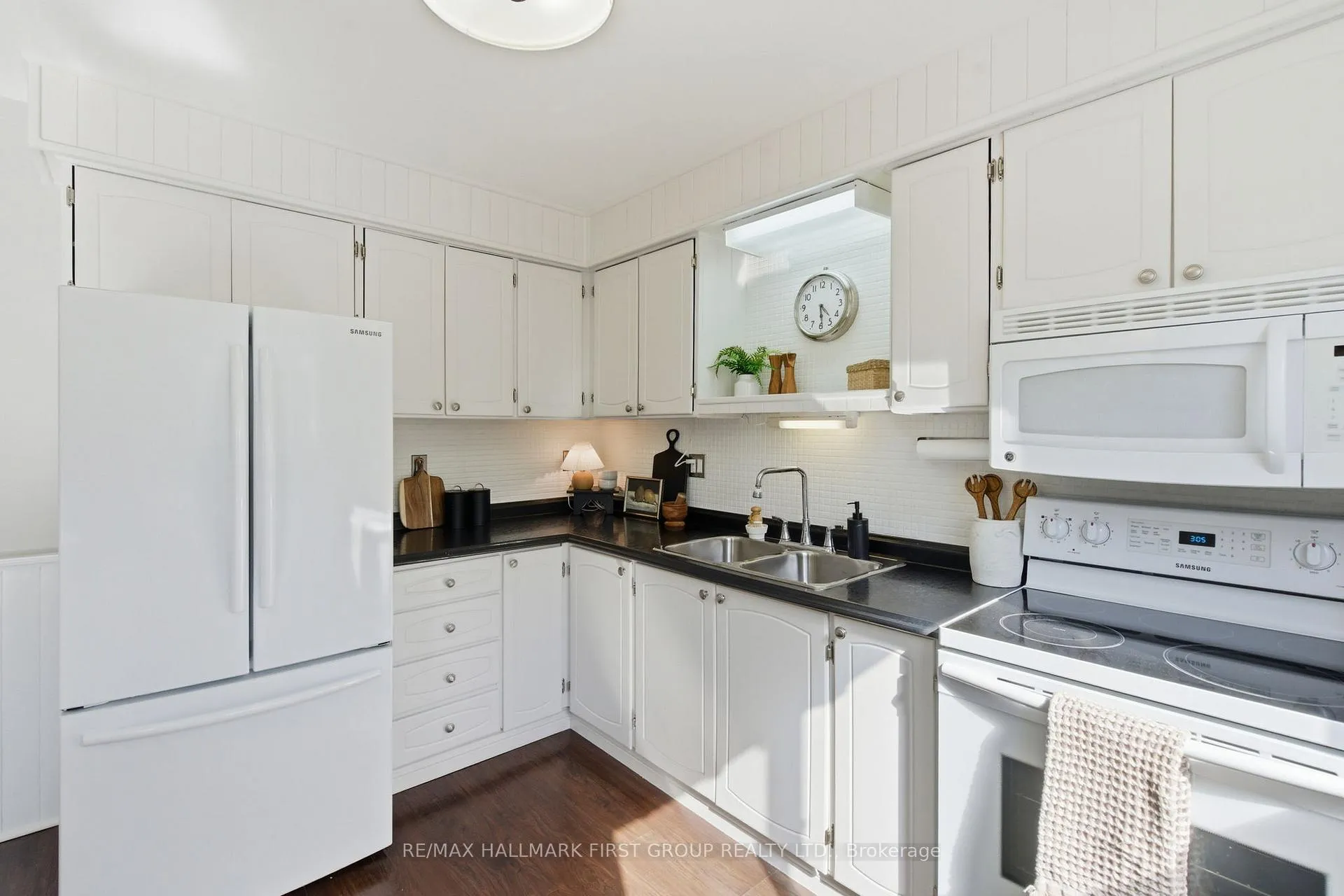 Photo 11 of 384 Camelot Court, Oshawa, Eastdale — HOMEH