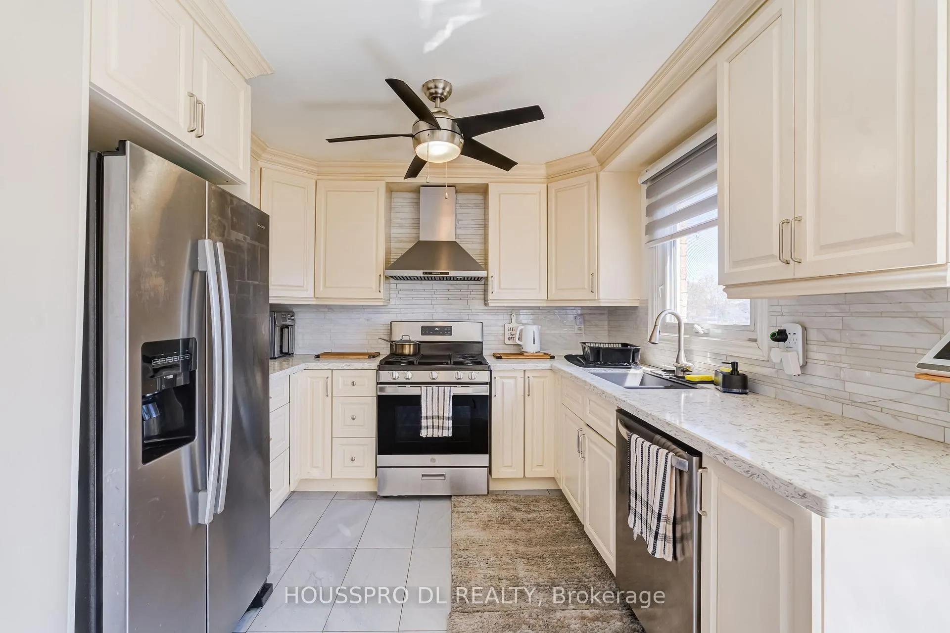 Photo 13 of 29 Westhampton Drive, Vaughan, Brownridge — HOMEH