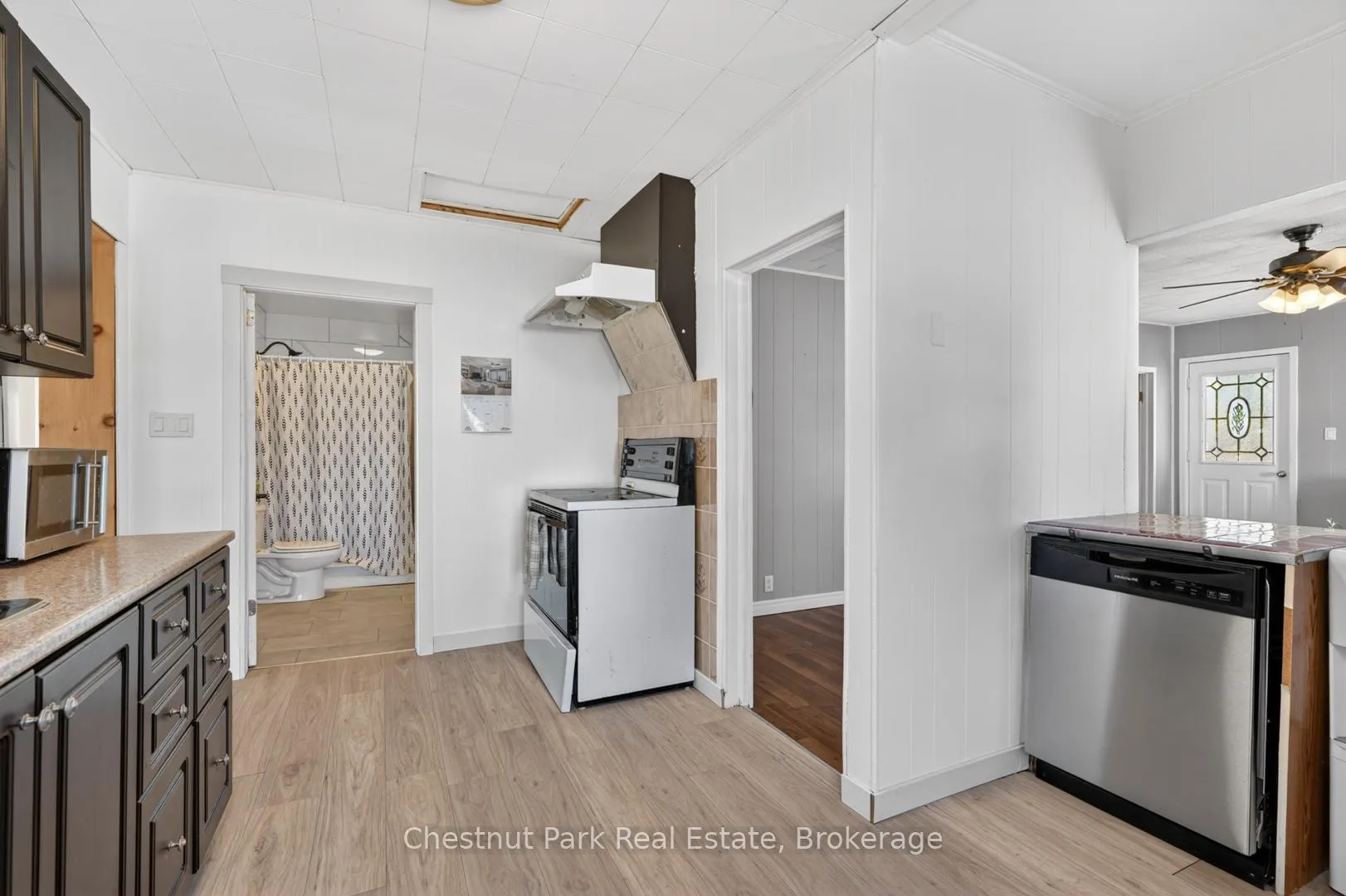 Photo 16 of 35 Broadway Street, South River — HOMEH
