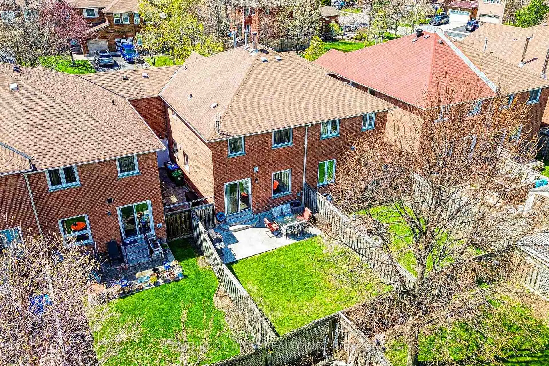 Photo 6 of 5699 Talaton Trail, Mississauga, Hurontario — HOMEH