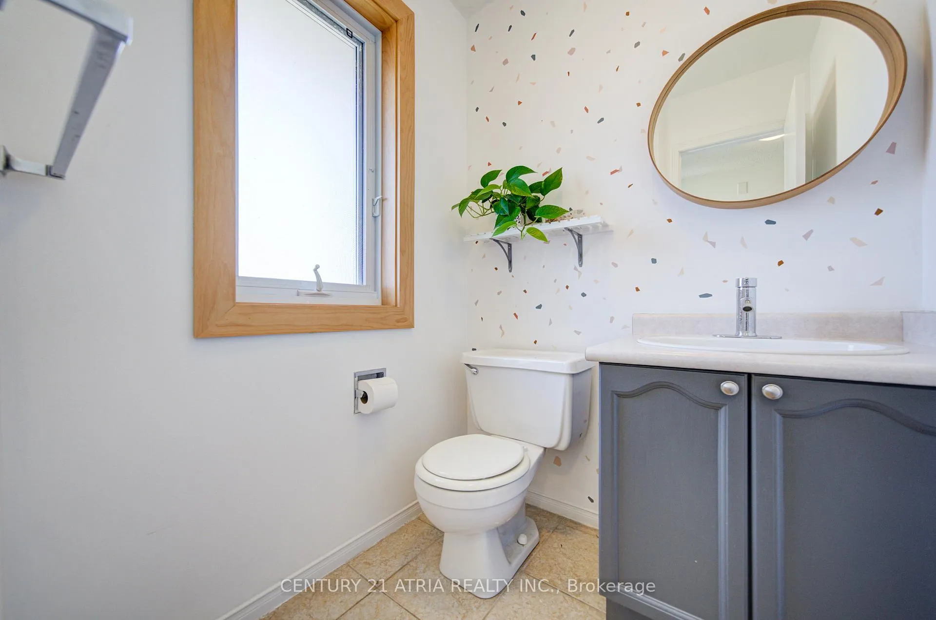 Photo 9 of 5699 Talaton Trail, Mississauga, Hurontario — HOMEH