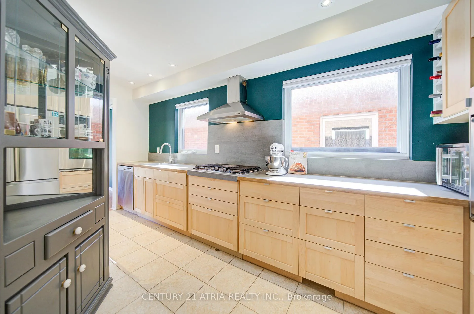 Photo 12 of 5699 Talaton Trail, Mississauga, Hurontario — HOMEH