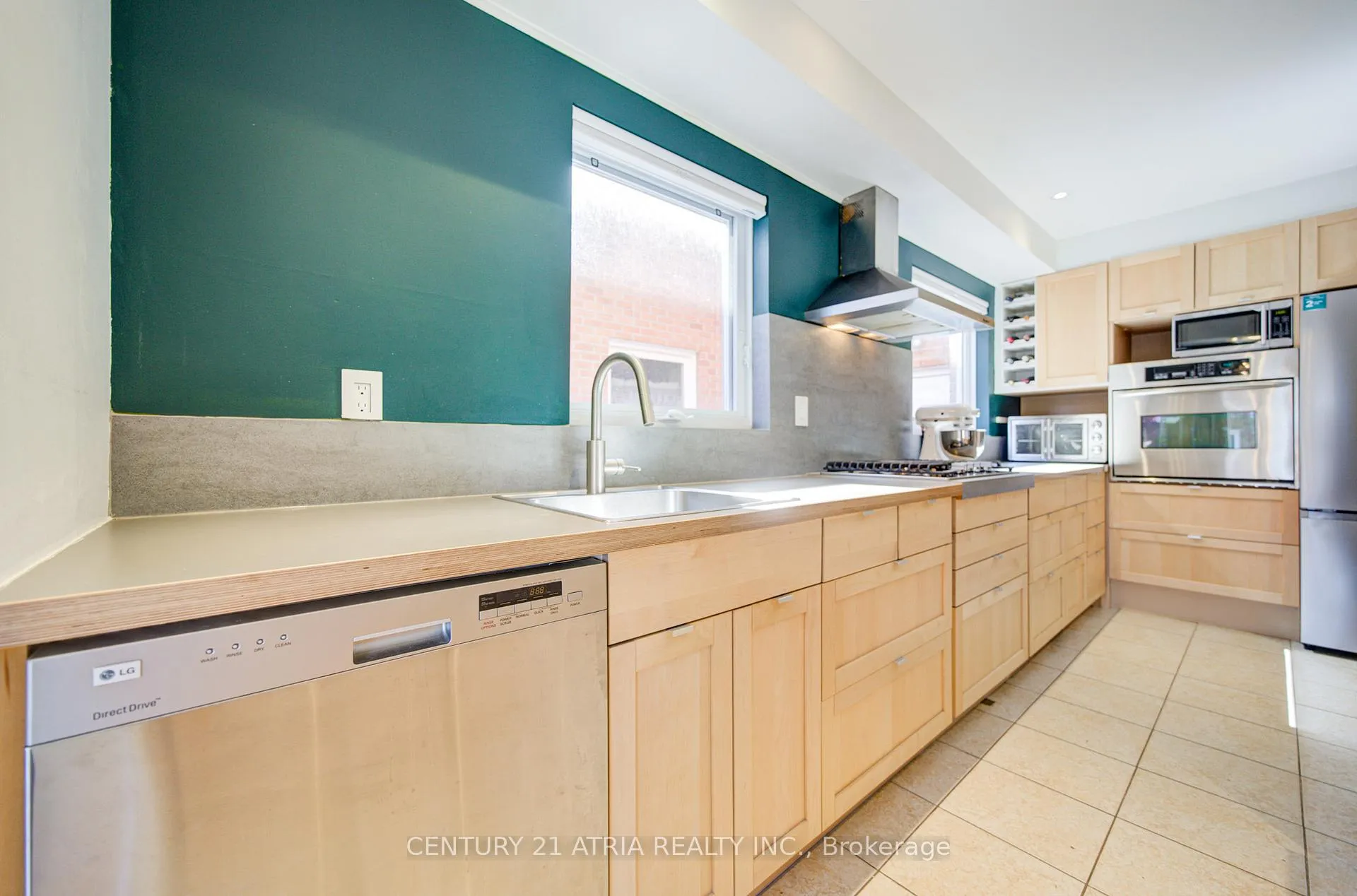 Photo 13 of 5699 Talaton Trail, Mississauga, Hurontario — HOMEH