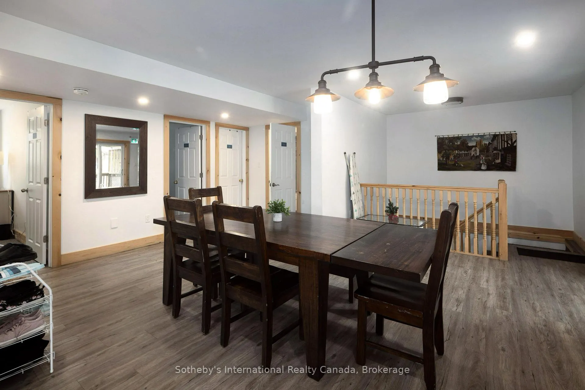 Photo 6 of 210 Arlberg Crescent, Blue Mountains — HOMEH