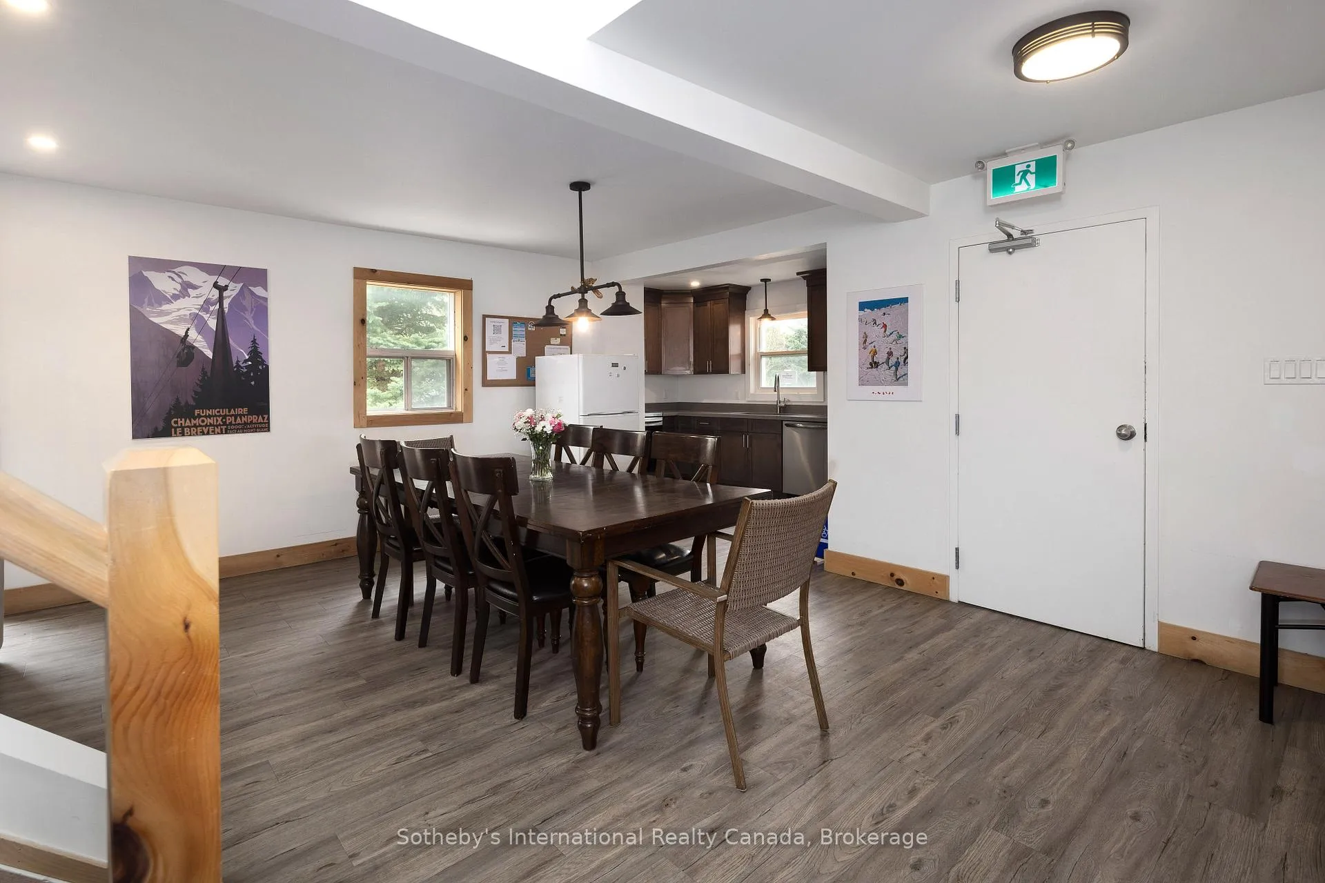 Photo 14 of 210 Arlberg Crescent, Blue Mountains — HOMEH
