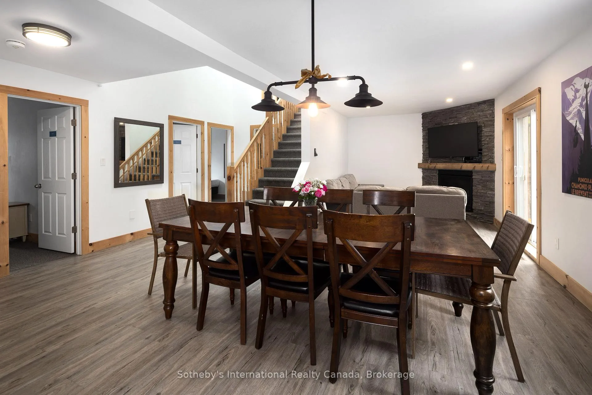 Photo 16 of 210 Arlberg Crescent, Blue Mountains — HOMEH