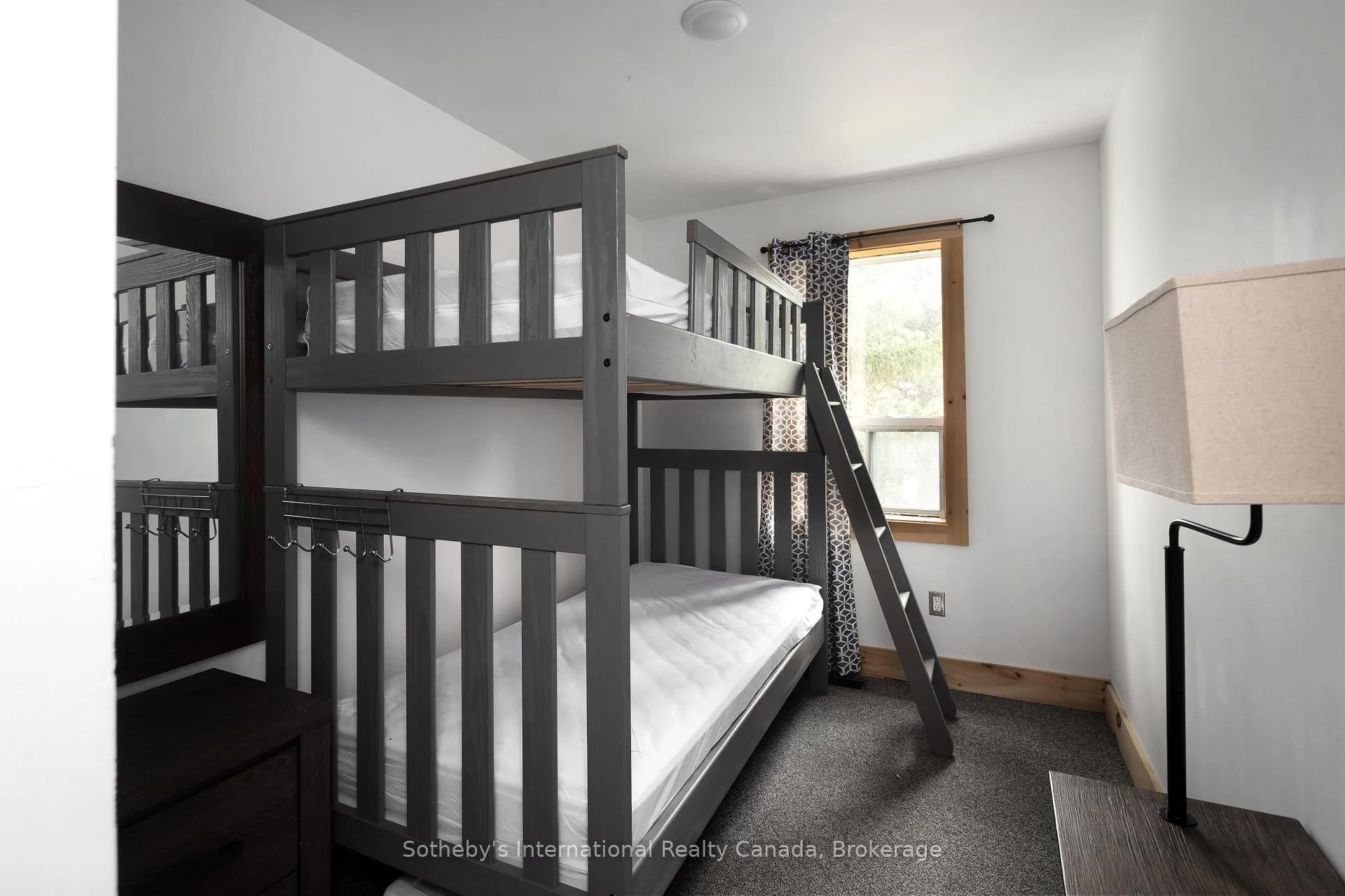 Photo 21 of 210 Arlberg Crescent, Blue Mountains — HOMEH