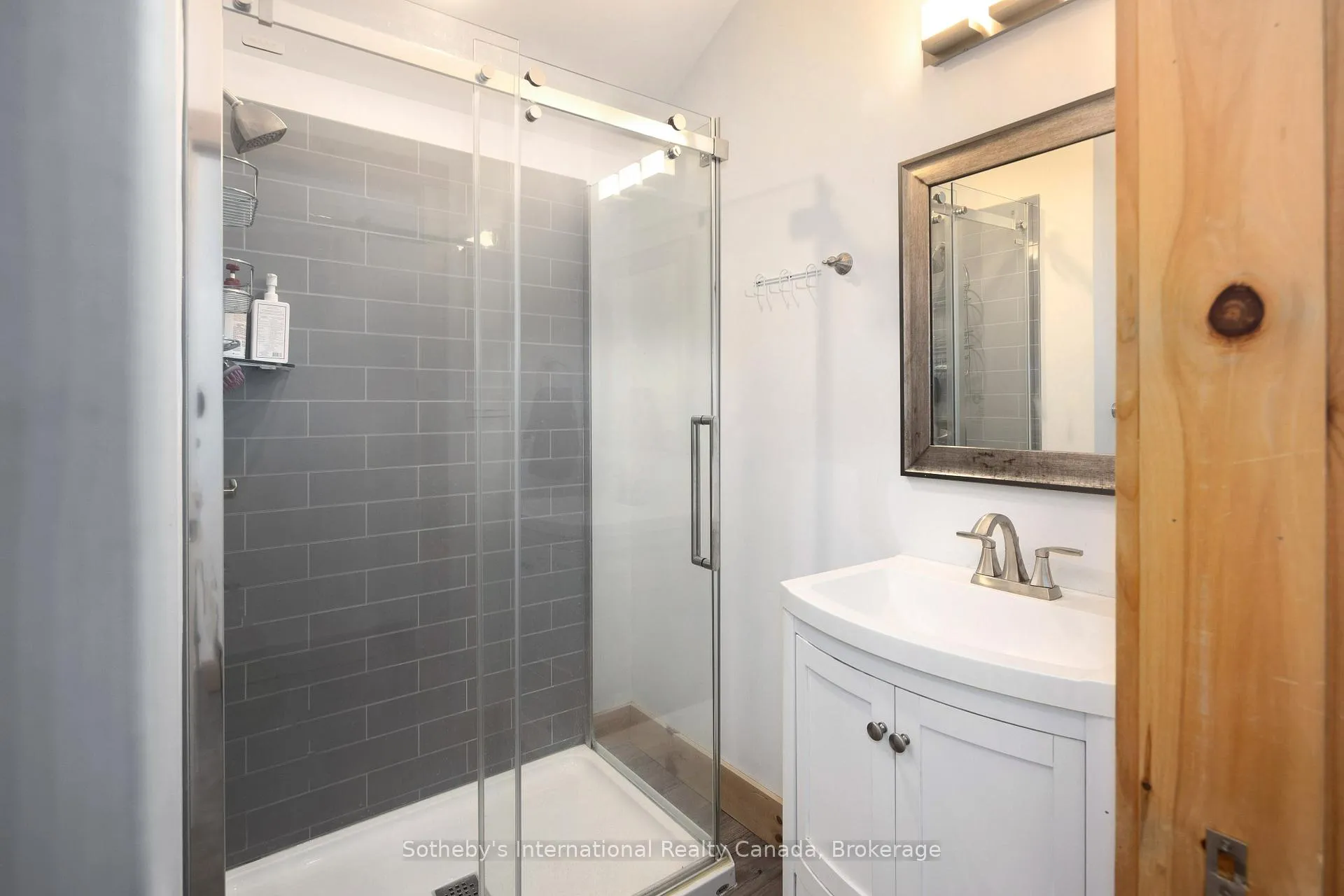 Photo 24 of 210 Arlberg Crescent, Blue Mountains — HOMEH