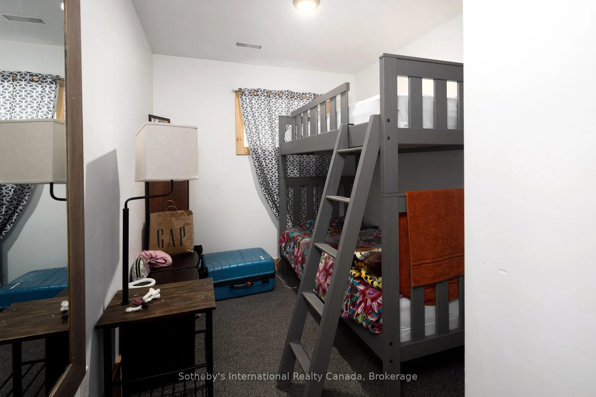 Photo 26 of 210 Arlberg Crescent, Blue Mountains — HOMEH