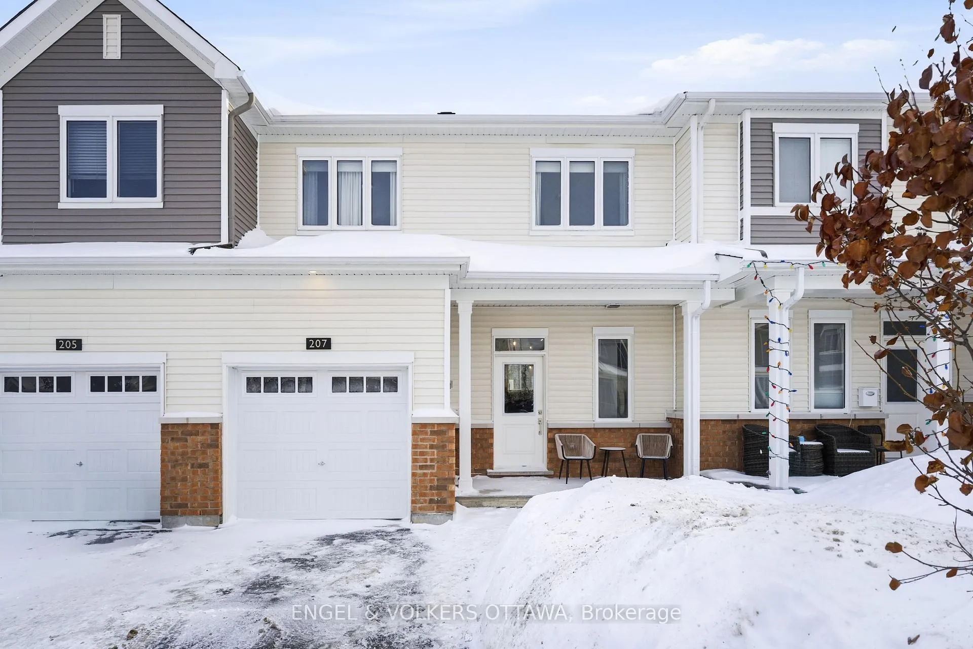 Photo 1 of 207 Argonaut Circle, Ottawa, Chapel Hill South - Orleans Village — HOMEH