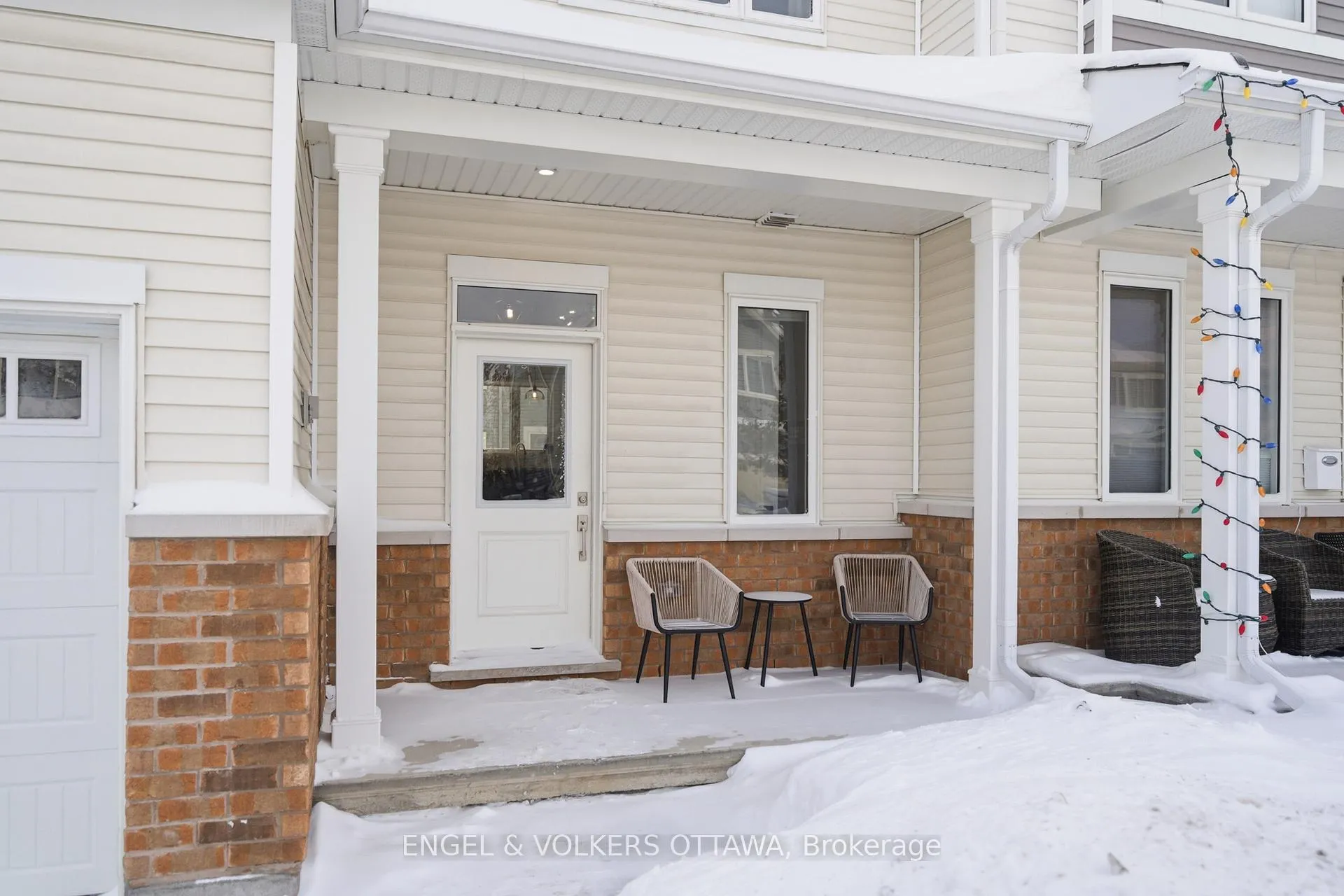 Photo 2 of 207 Argonaut Circle, Ottawa, Chapel Hill South - Orleans Village — HOMEH
