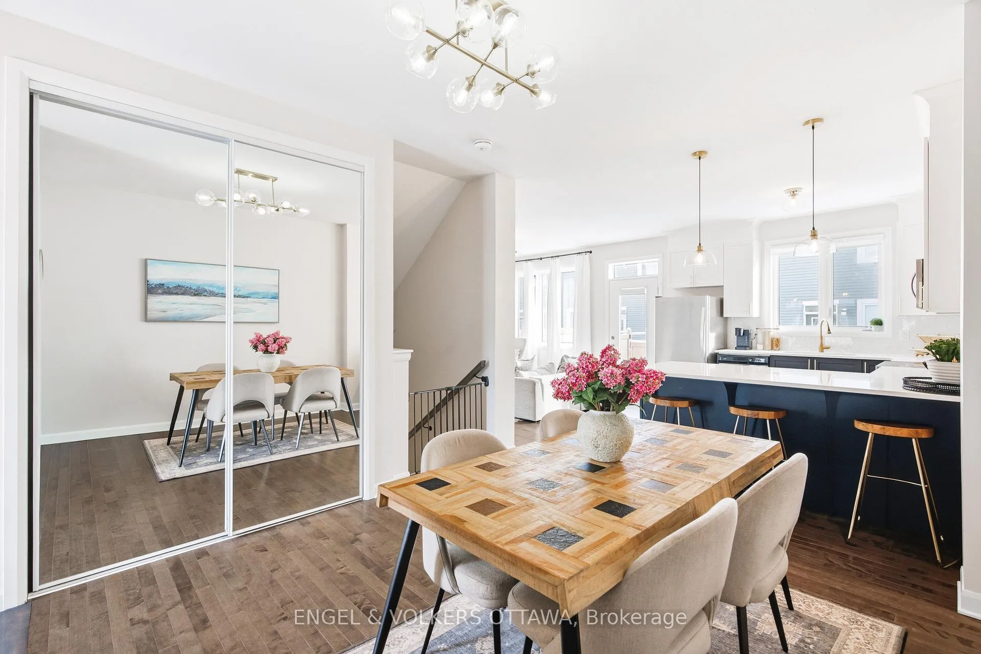 Photo 8 of 207 Argonaut Circle, Ottawa, Chapel Hill South - Orleans Village — HOMEH