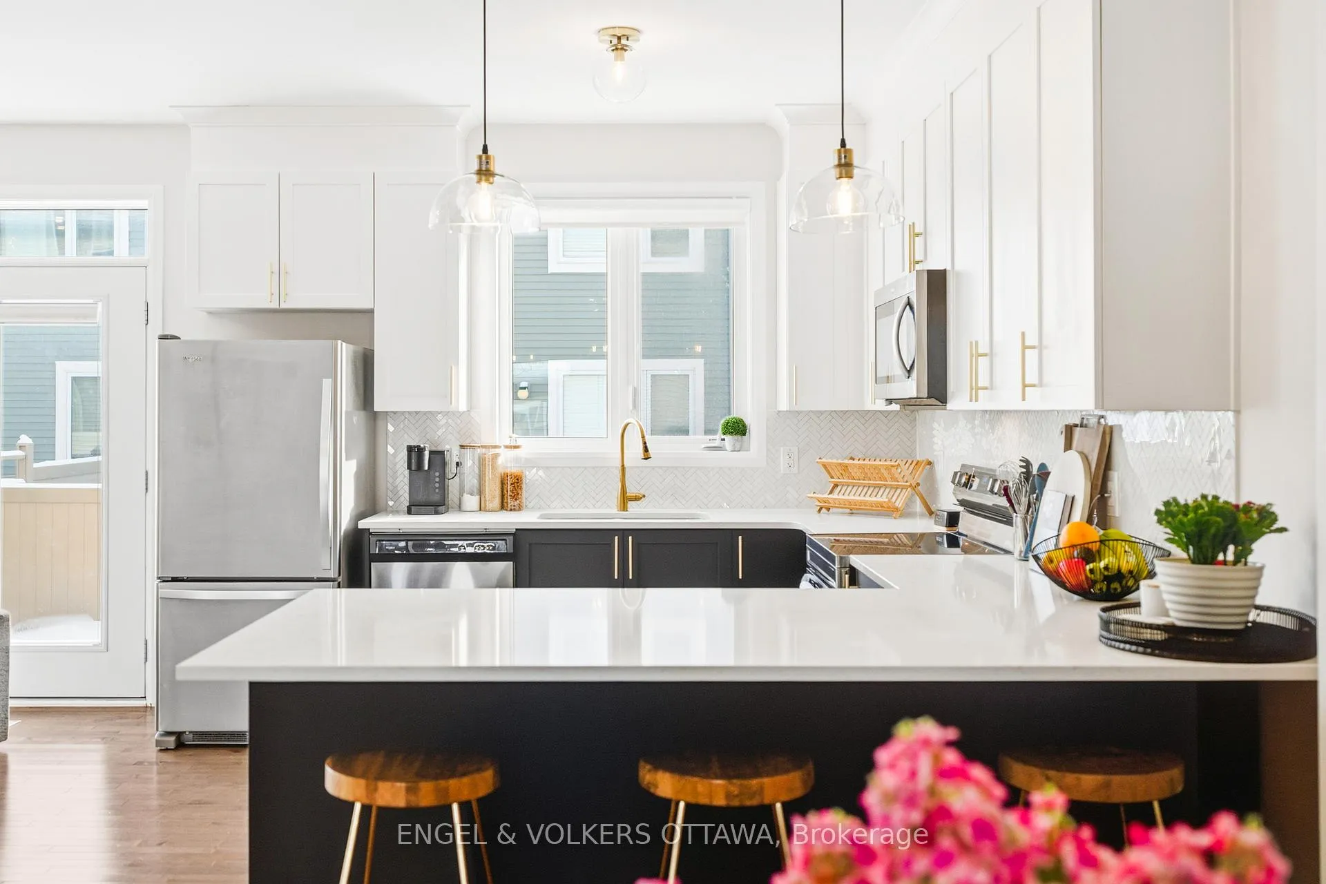 Photo 9 of 207 Argonaut Circle, Ottawa, Chapel Hill South - Orleans Village — HOMEH