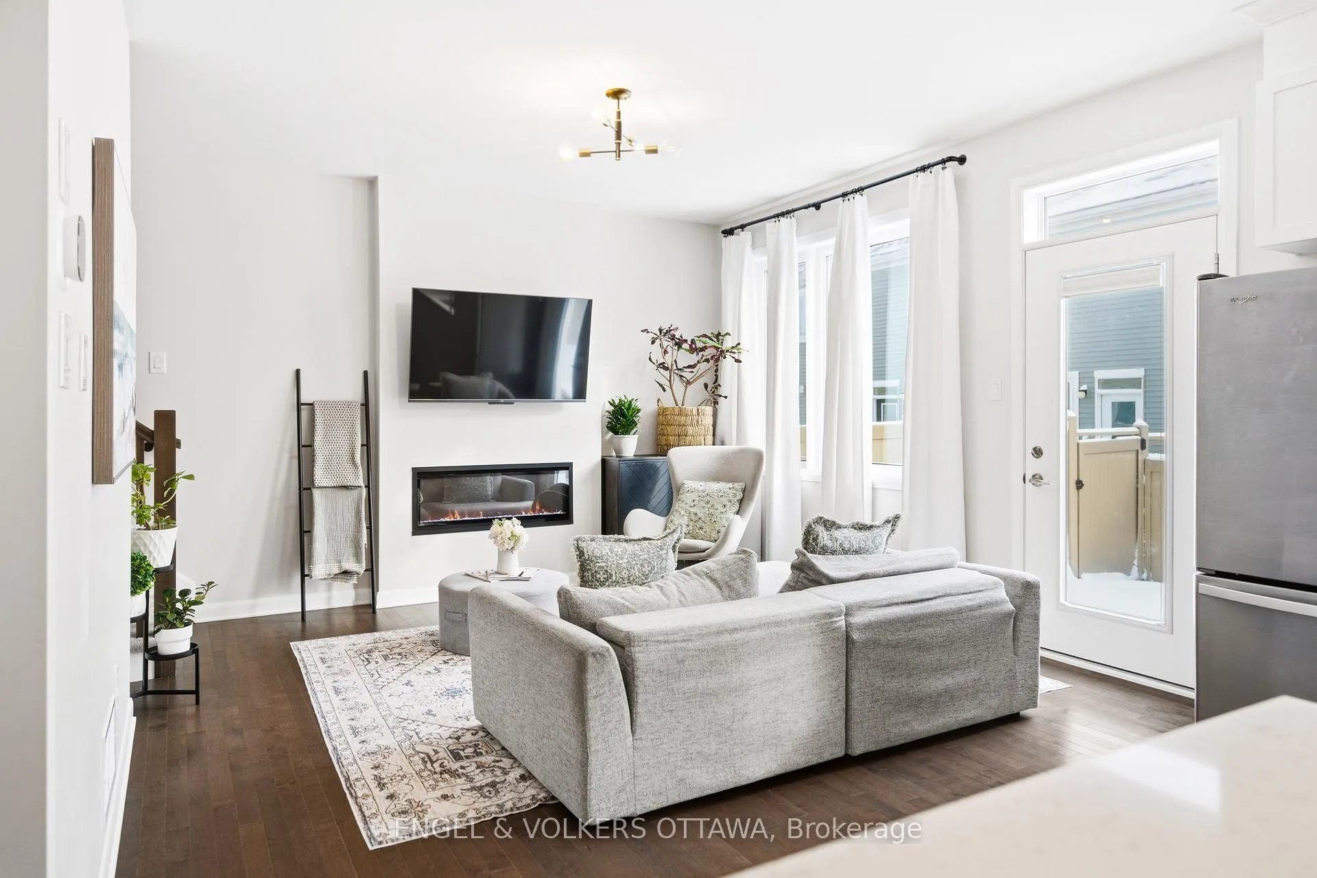 Photo 18 of 207 Argonaut Circle, Ottawa, Chapel Hill South - Orleans Village — HOMEH
