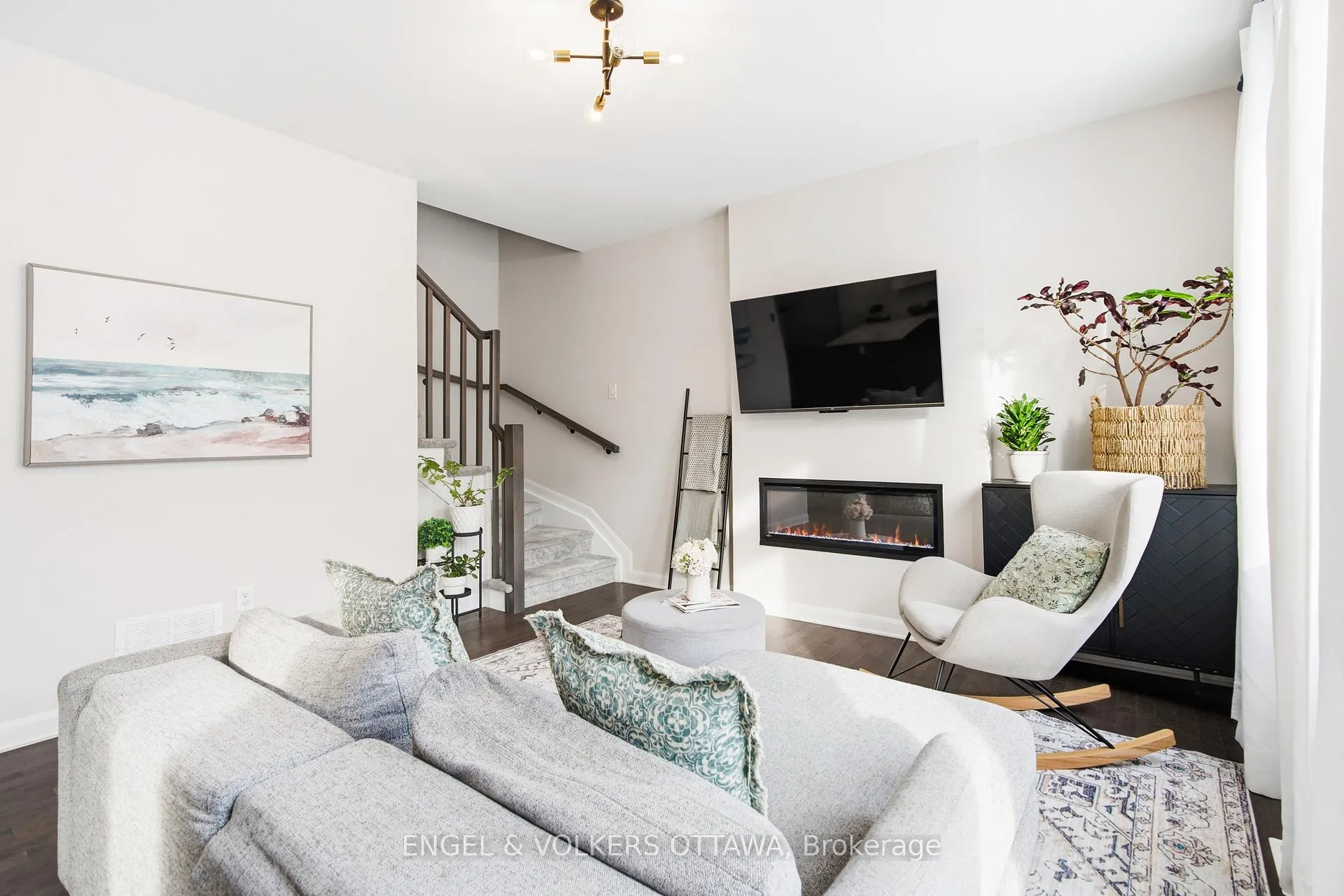 Photo 21 of 207 Argonaut Circle, Ottawa, Chapel Hill South - Orleans Village — HOMEH