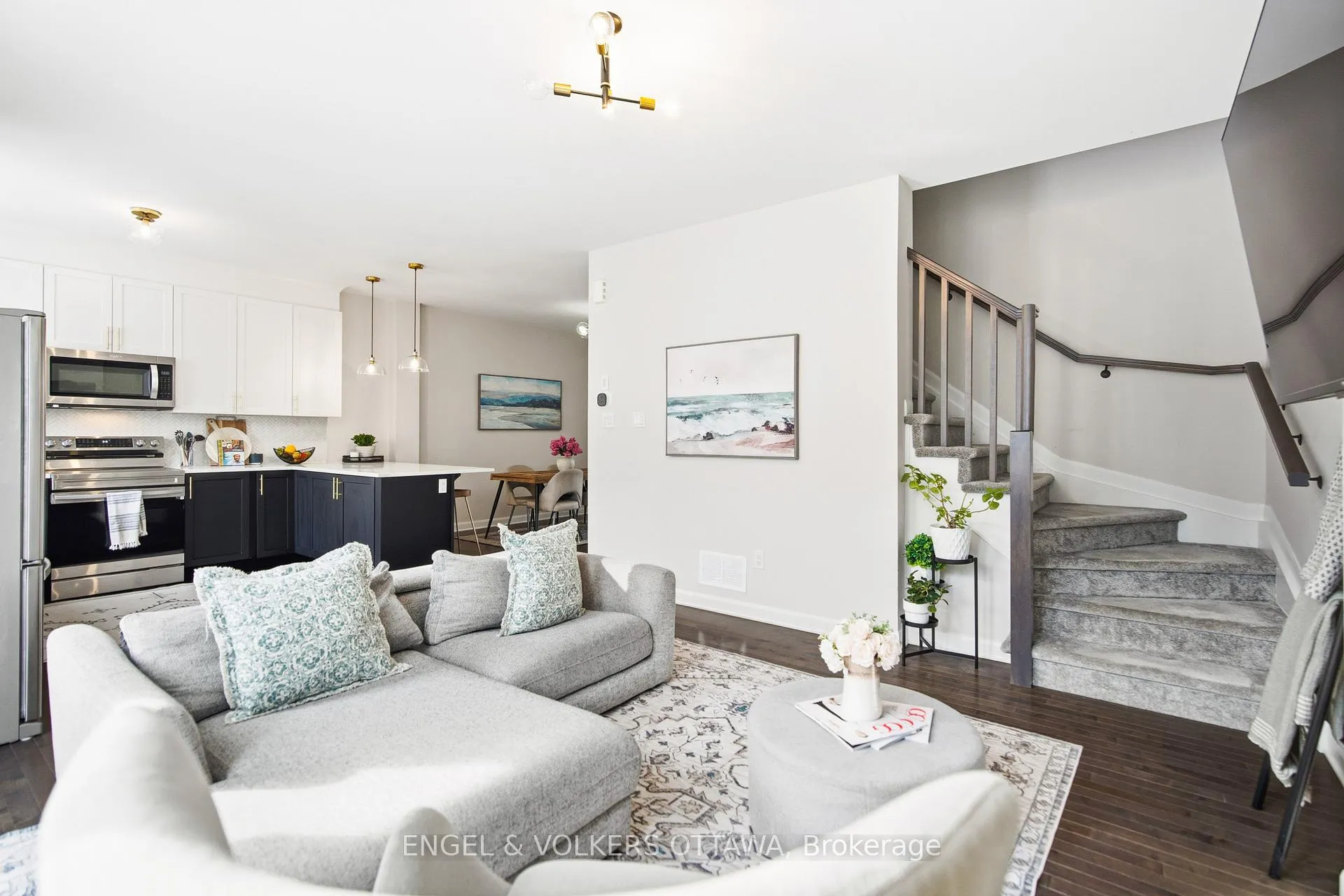 Photo 23 of 207 Argonaut Circle, Ottawa, Chapel Hill South - Orleans Village — HOMEH