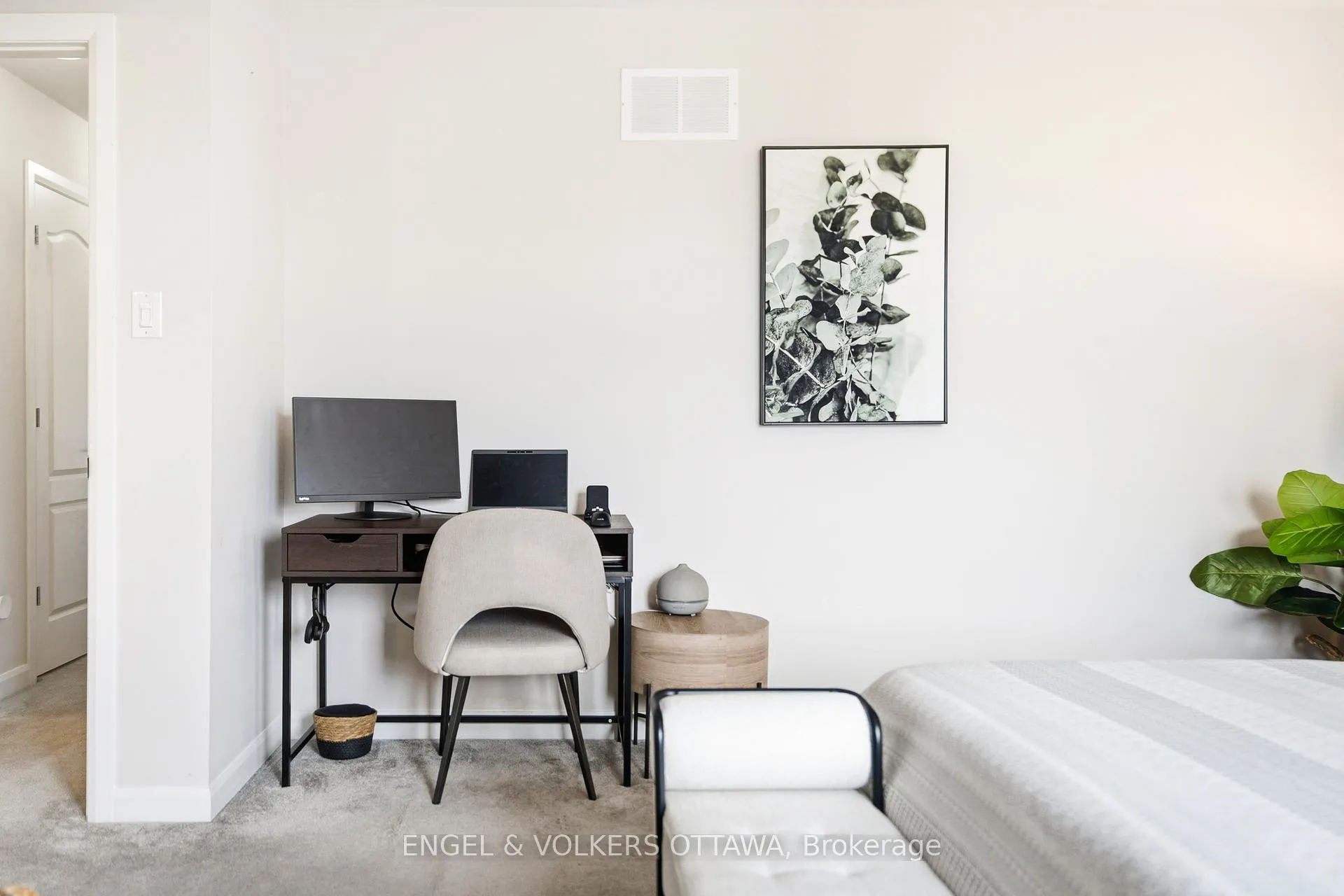Photo 29 of 207 Argonaut Circle, Ottawa, Chapel Hill South - Orleans Village — HOMEH