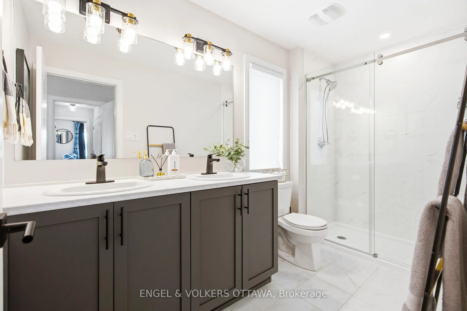 Photo 31 of 207 Argonaut Circle, Ottawa, Chapel Hill South - Orleans Village — HOMEH