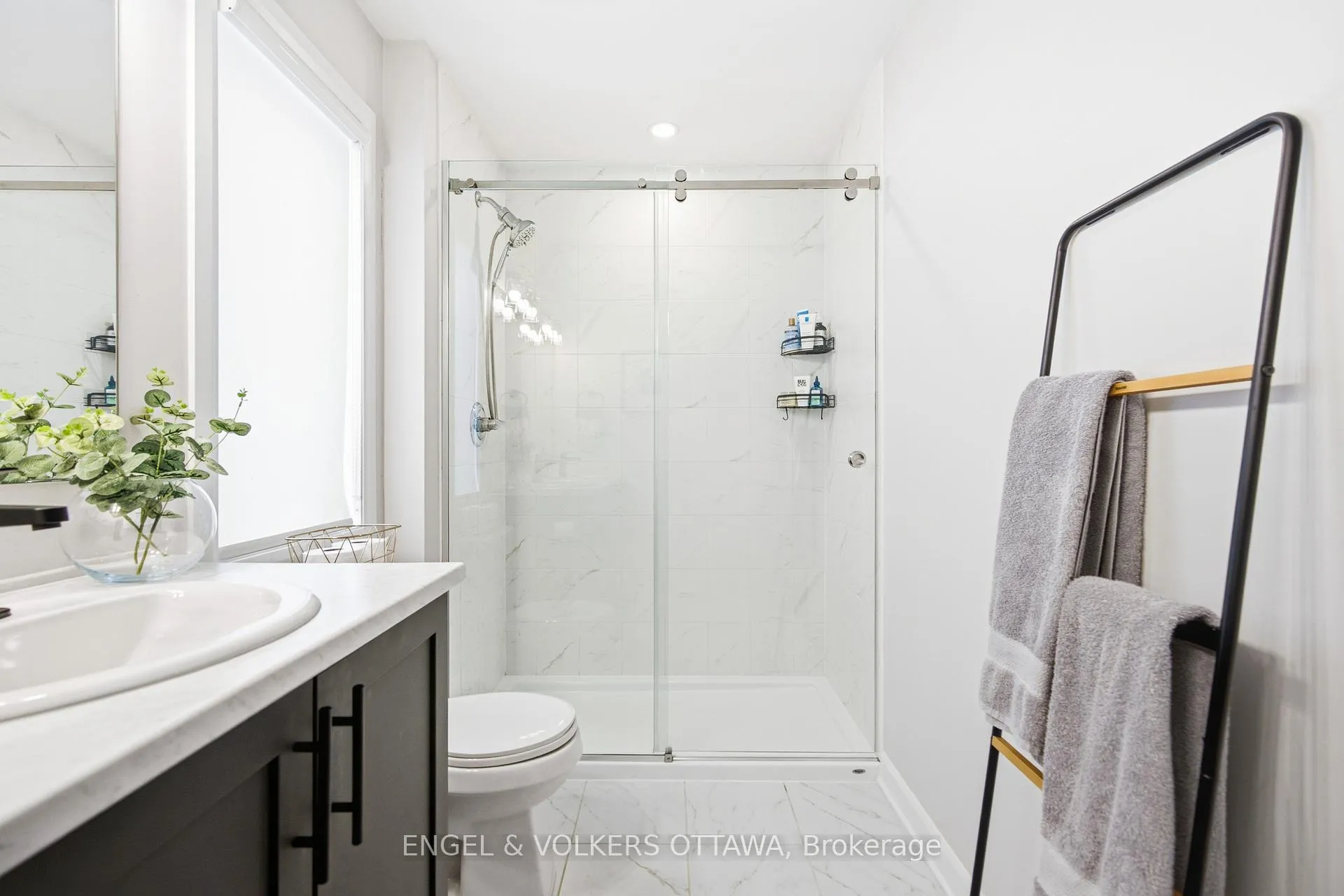 Photo 32 of 207 Argonaut Circle, Ottawa, Chapel Hill South - Orleans Village — HOMEH