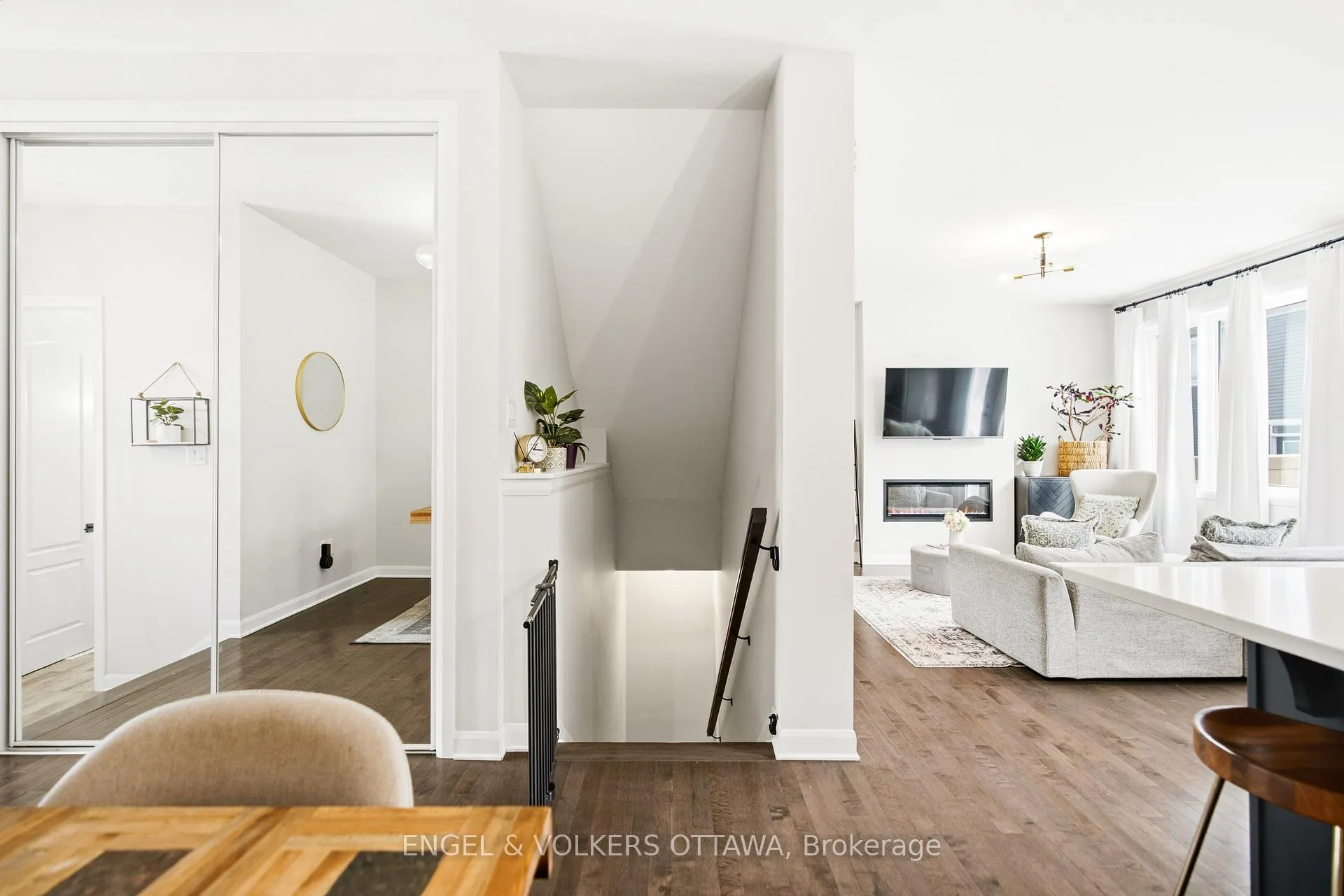 Photo 42 of 207 Argonaut Circle, Ottawa, Chapel Hill South - Orleans Village — HOMEH