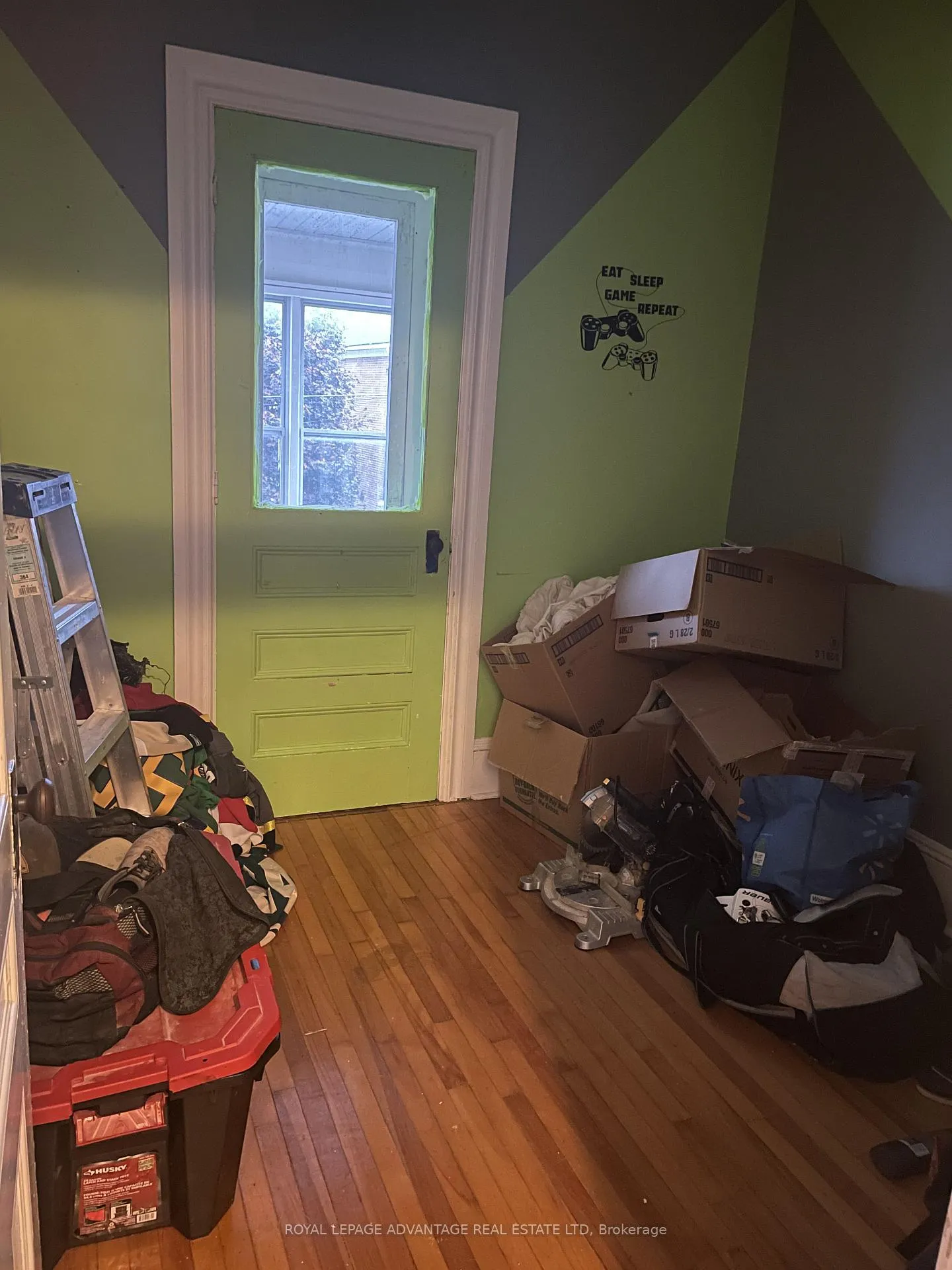Photo 9 of 28 Mcewen Avenue, Smiths Falls — HOMEH