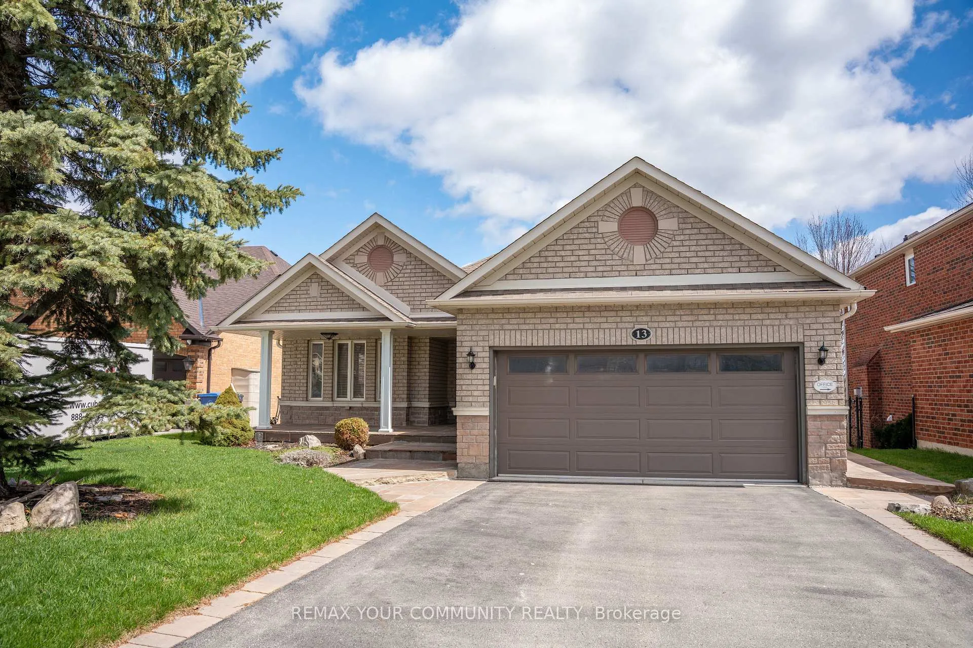 Photo 1 of 13 Foxbury Place, Caledon, Bolton North — HOMEH
