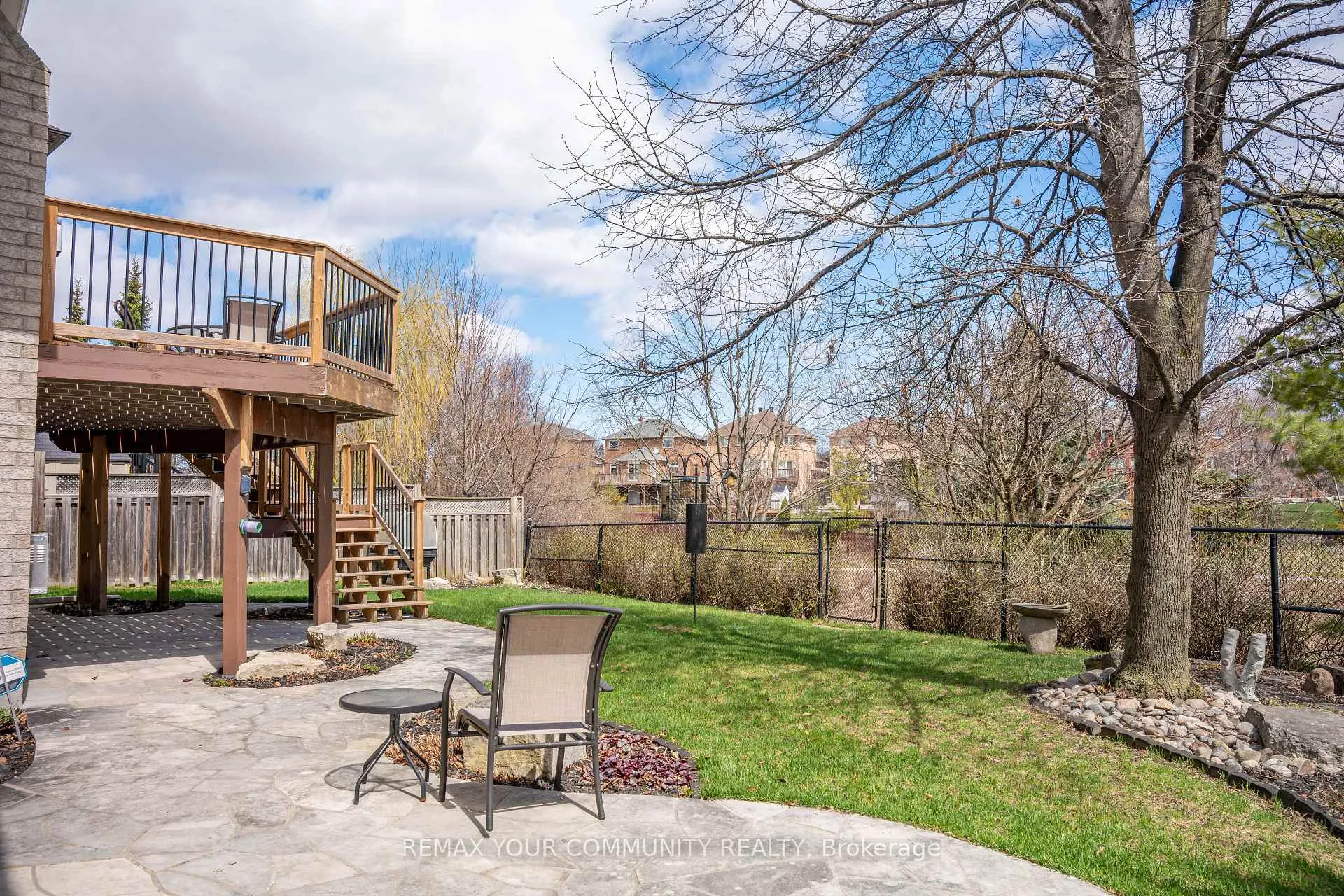 Photo 2 of 13 Foxbury Place, Caledon, Bolton North — HOMEH