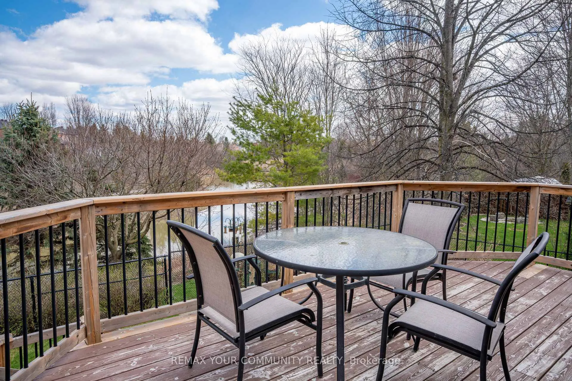 Photo 3 of 13 Foxbury Place, Caledon, Bolton North — HOMEH